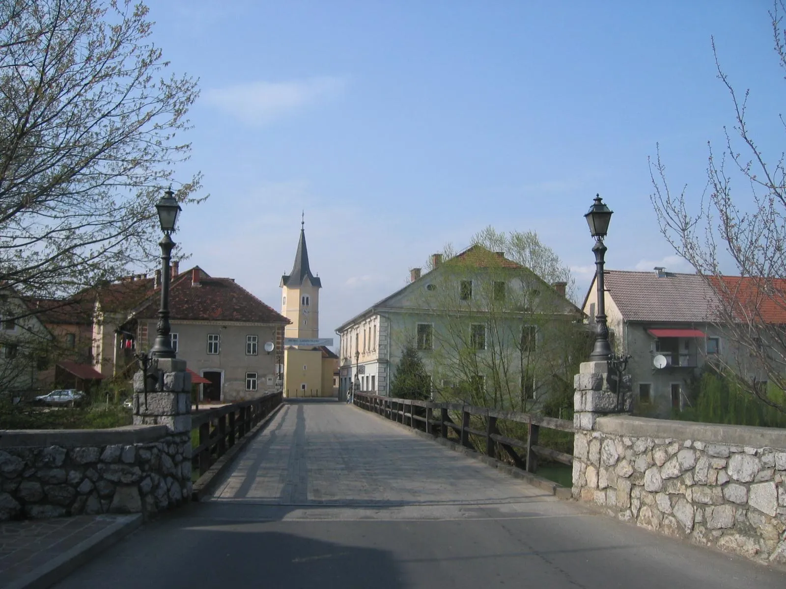 Photo showing: Kostanjevica na Krki, Slovenia

photo:Ziga 07:46, 2 April 2007 (UTC)