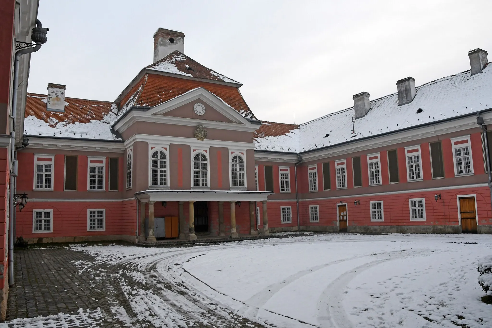 Photo showing: Inkey mansion in Iharosberény, Hungary