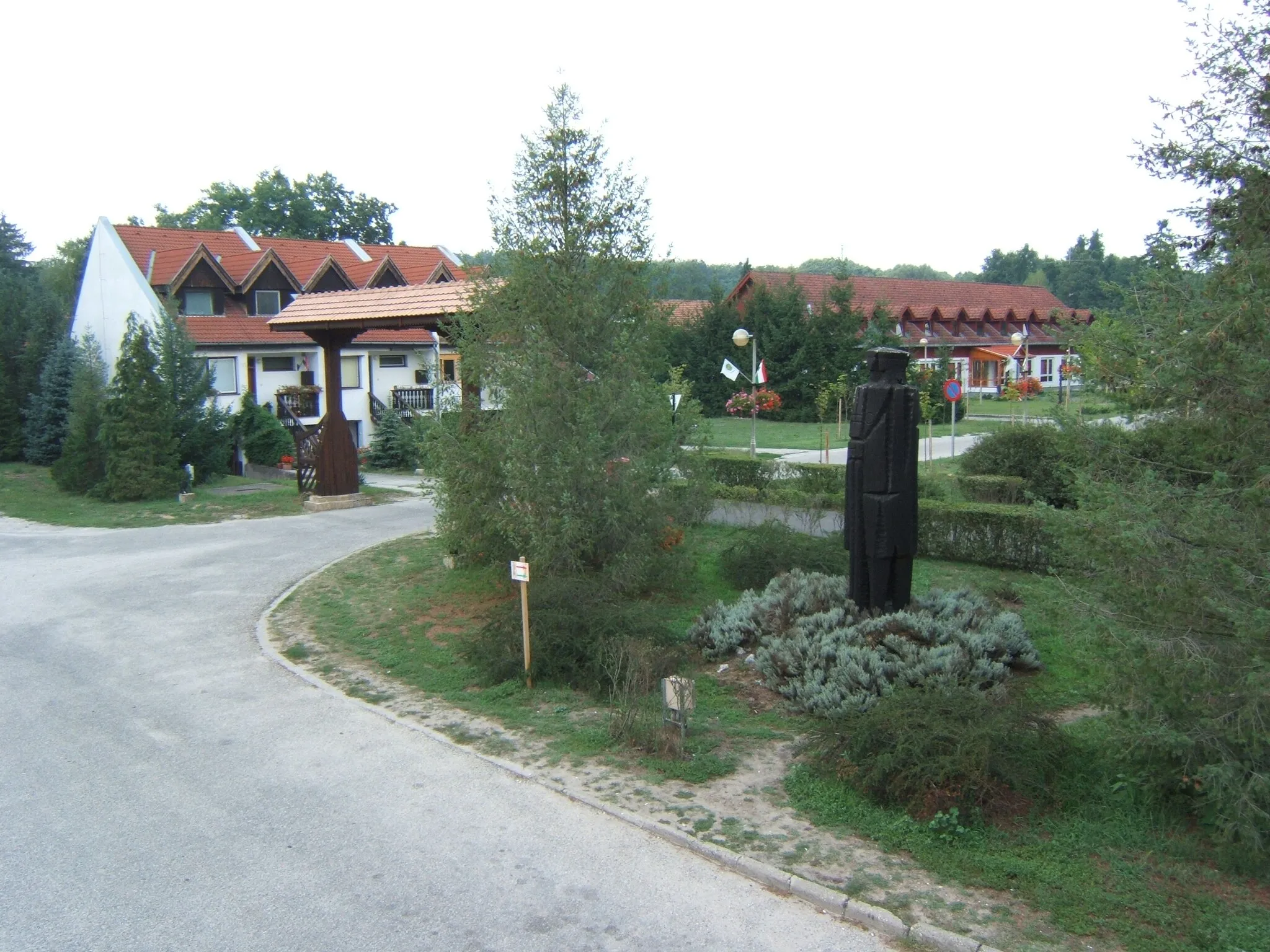 Photo showing: Kaszó, épületek