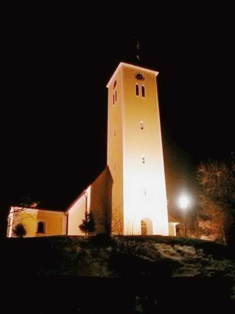 Photo showing: Brckovljani - Church by night, St. Brcko