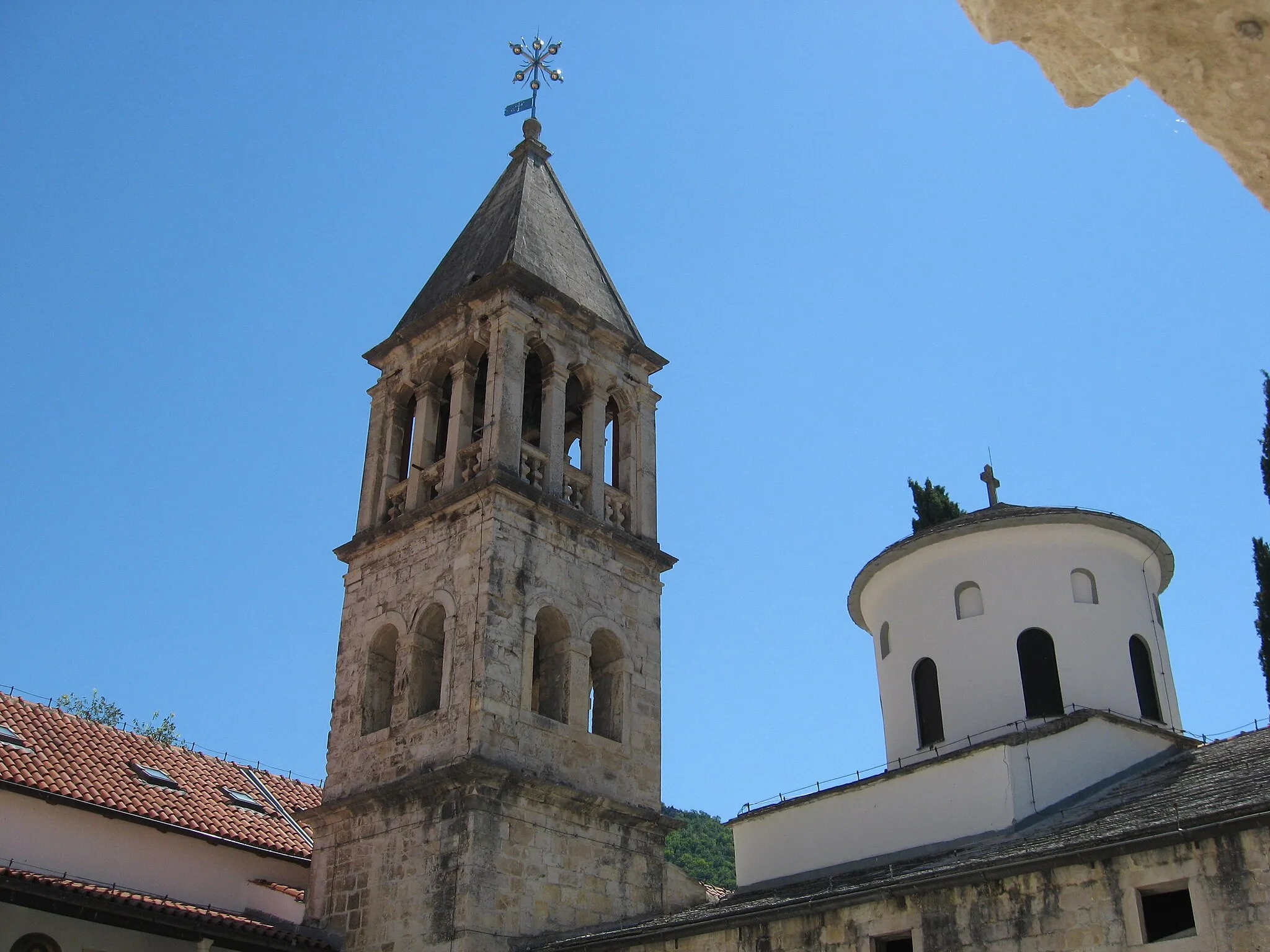 Photo showing: Monastery Krka - Bell tower