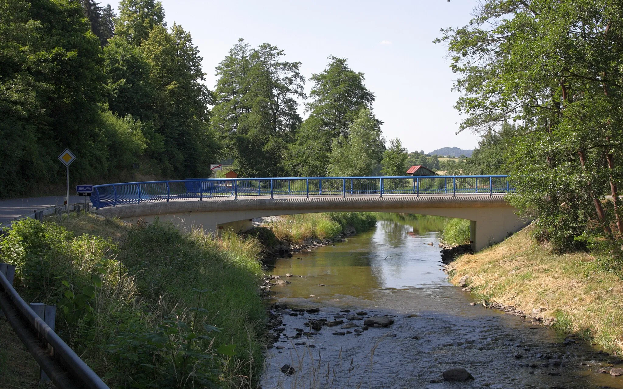 Photo showing: Číchov - silniční most přes Jihlavu na západním okraji obce.