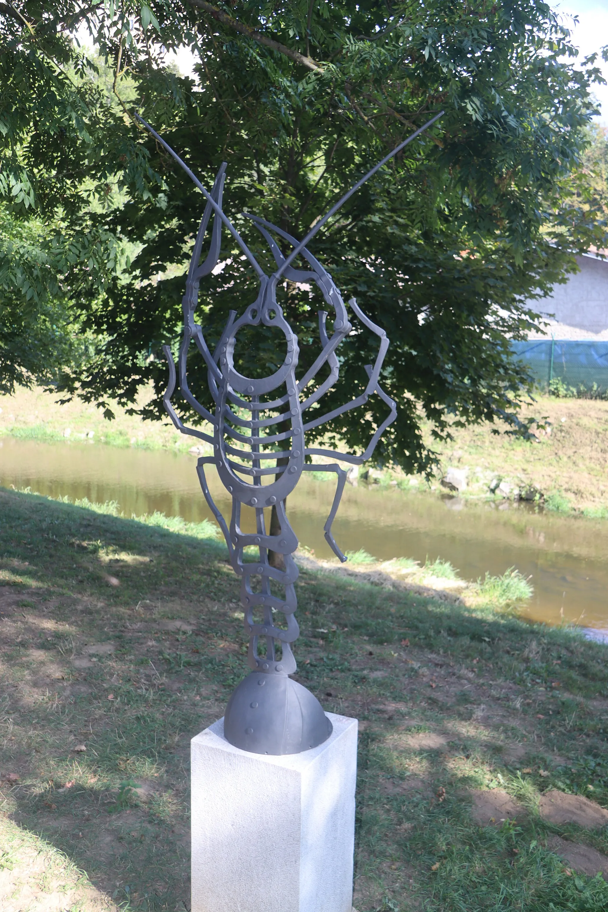 Photo showing: Overview of sculpture Crab at Cesta po znameních zvěrokruhu at Kulturní promenáda in Náměšť nad Oslavou, Třebíč District.