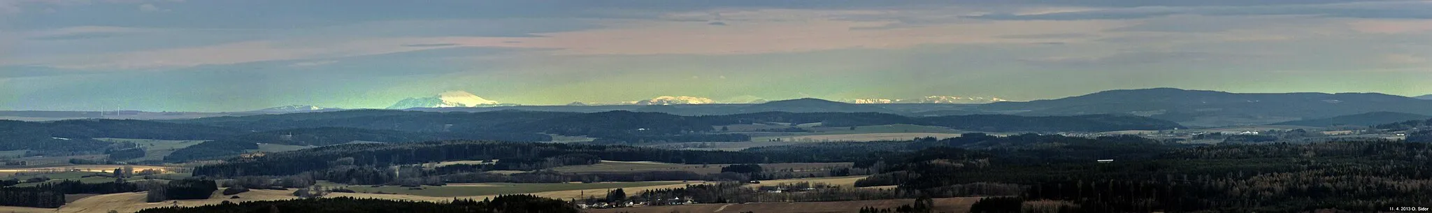 Photo showing: Poldovka, okr. JH – výhled na Alpy