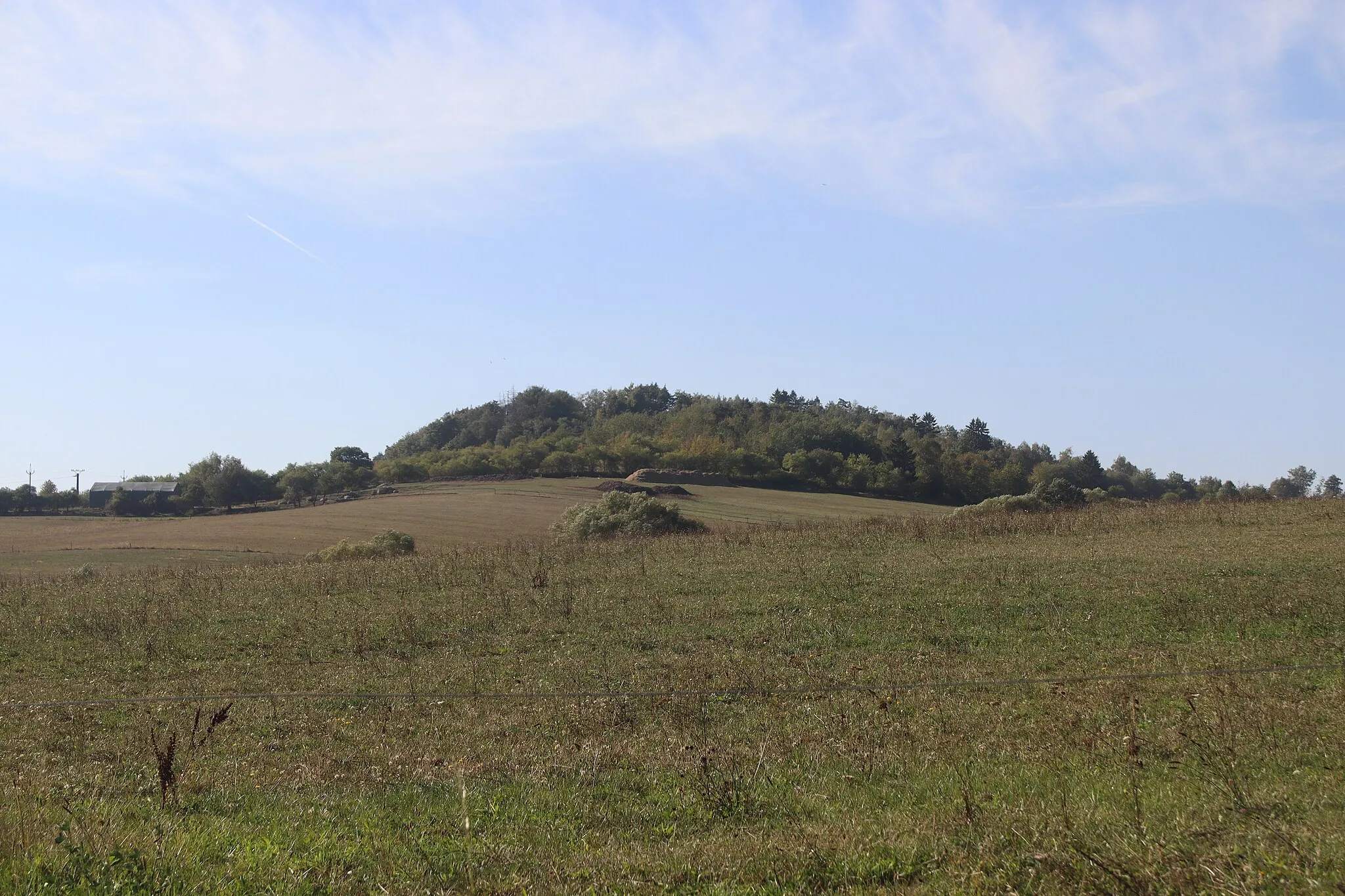 Photo showing: Overview of hill Vořanov near Svatoslav, Třebíč District