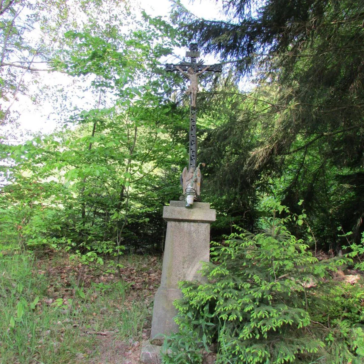 Photo showing: Wayside cross in Zbilidy in Jihlava District – entry no. 19508.