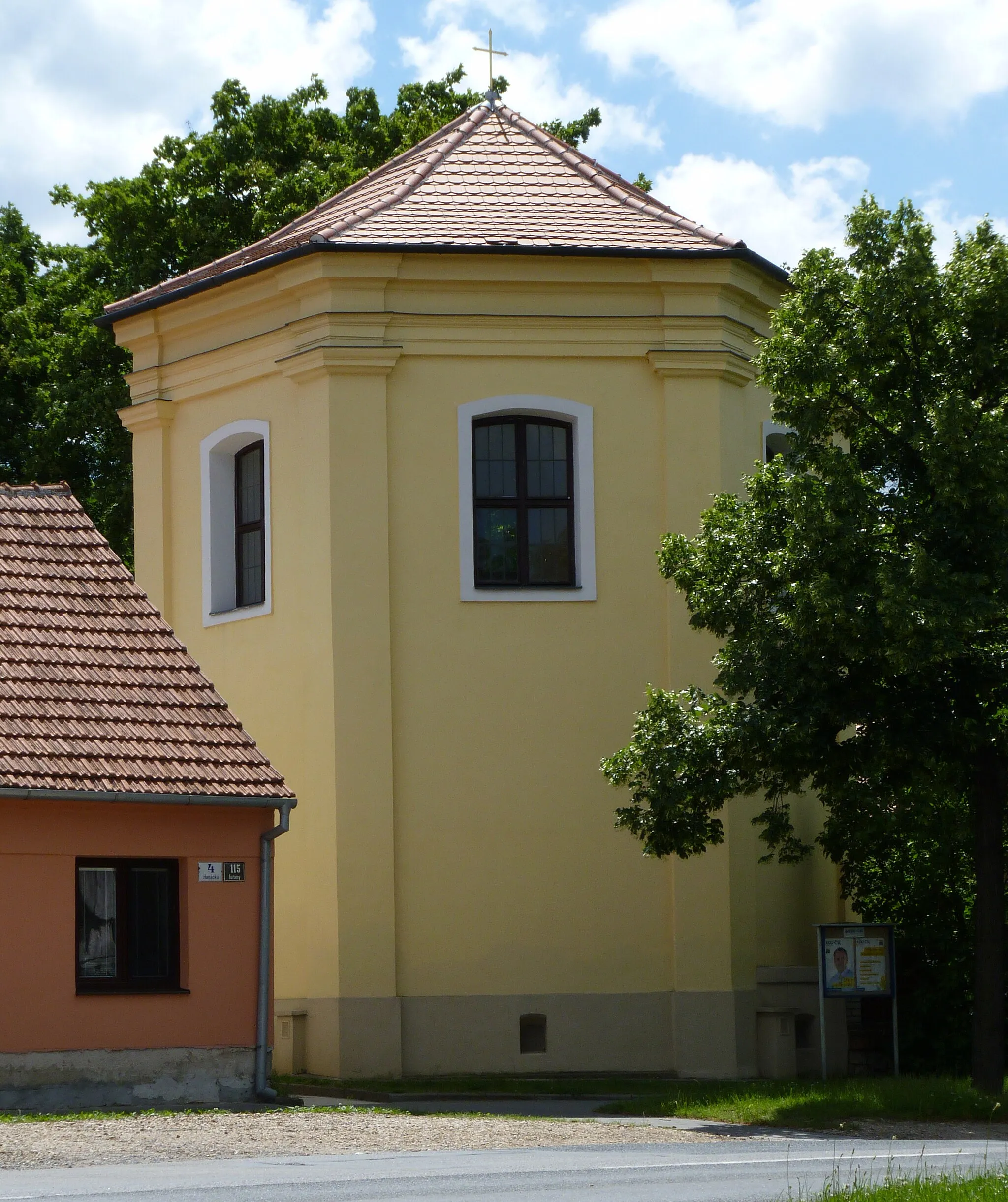 Photo showing: Kostel Zvěstování Panny Marie (kaple na kraji areálu kostela). Brno-Tuřany.