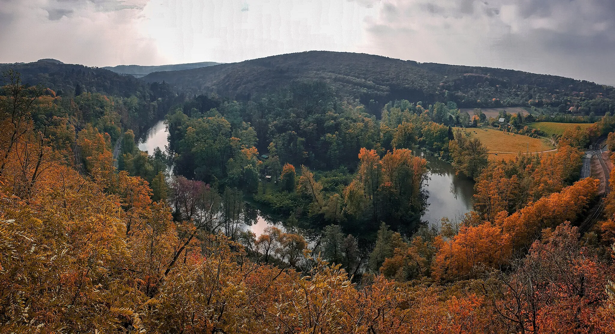 Photo showing: View at the Jihlava river from the lookout Na Oklikách