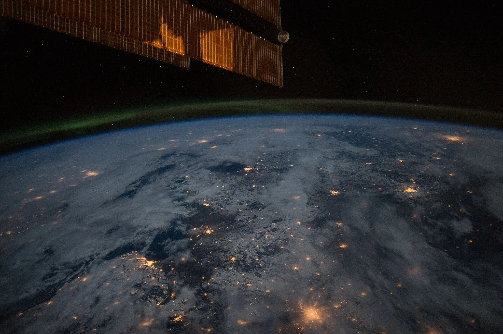 Photo showing: View of Earth taken during ISS Expedition 42.