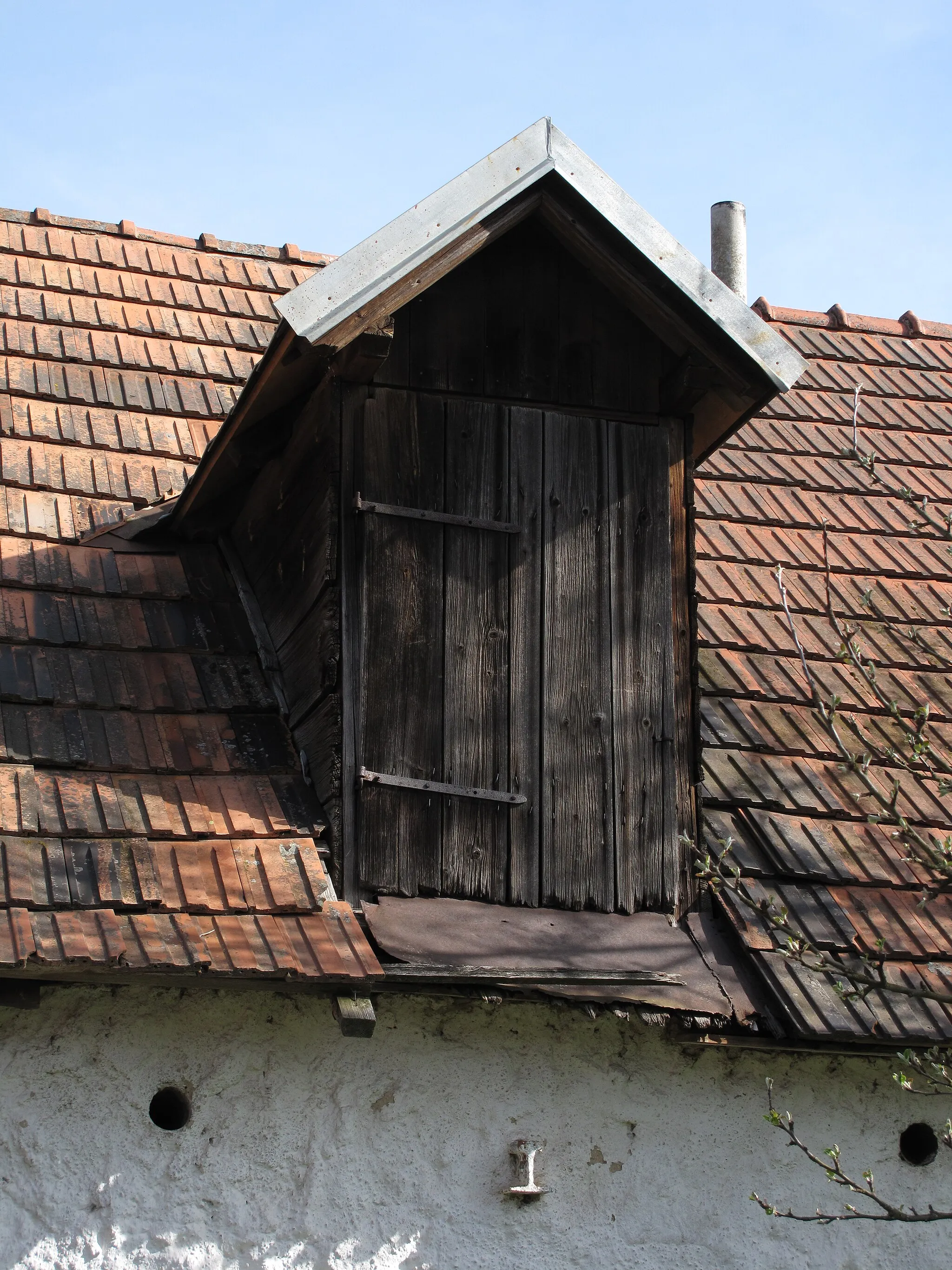 Photo showing: Vikýř v Sedlišti. Okres Pelhřimov, Česká republika.