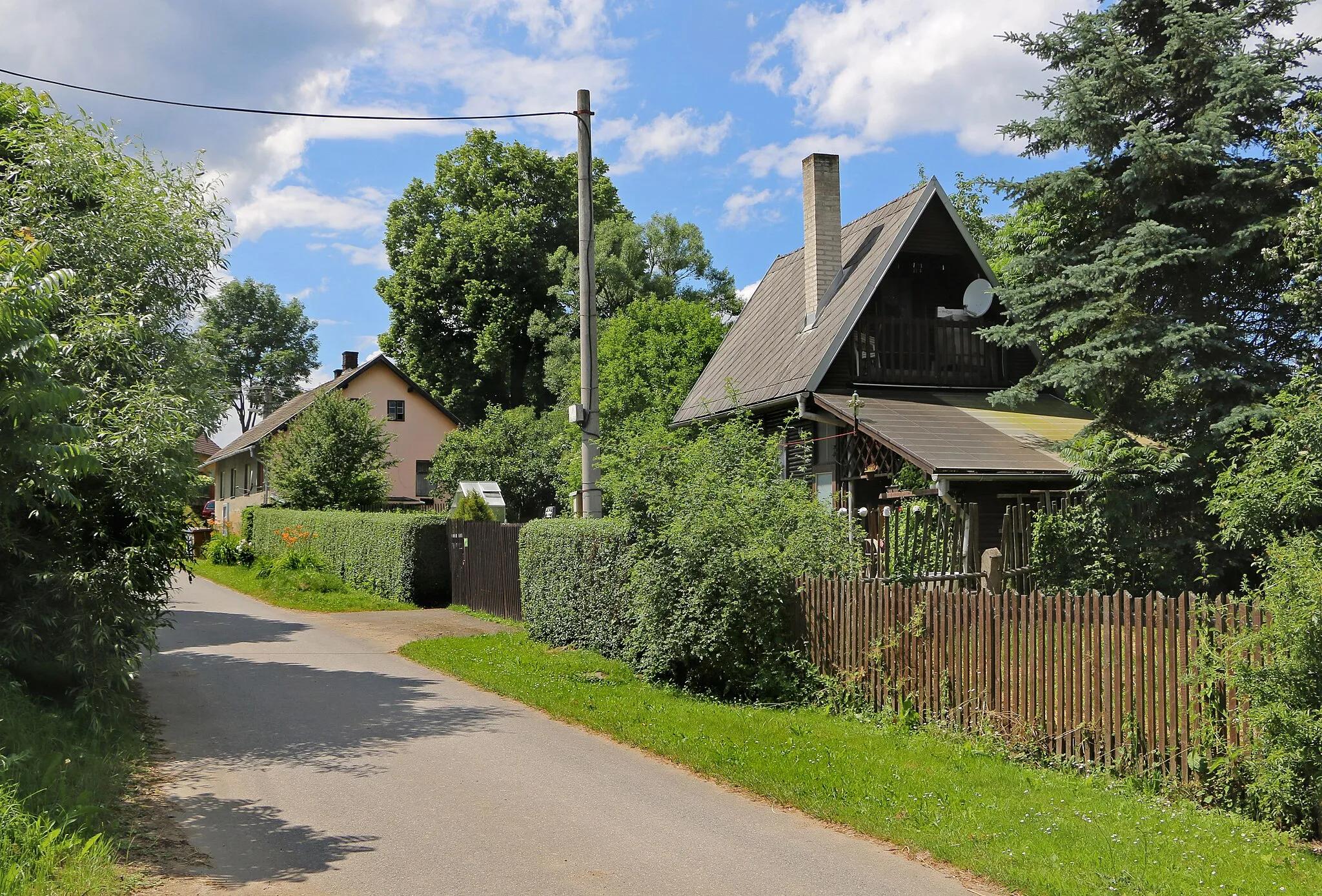 Photo showing: Sidle street in Beranovec, part of Suchá, Czech Republic.