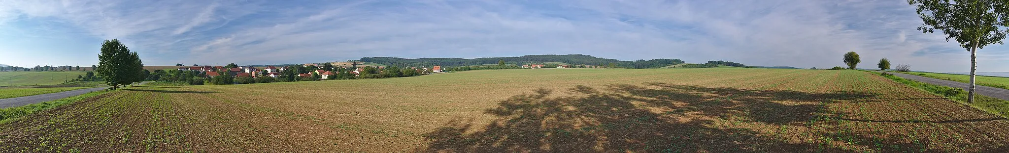 Photo showing: Panoramatický pohled na obec od severovýchodu, Voděrady, okres Blansko