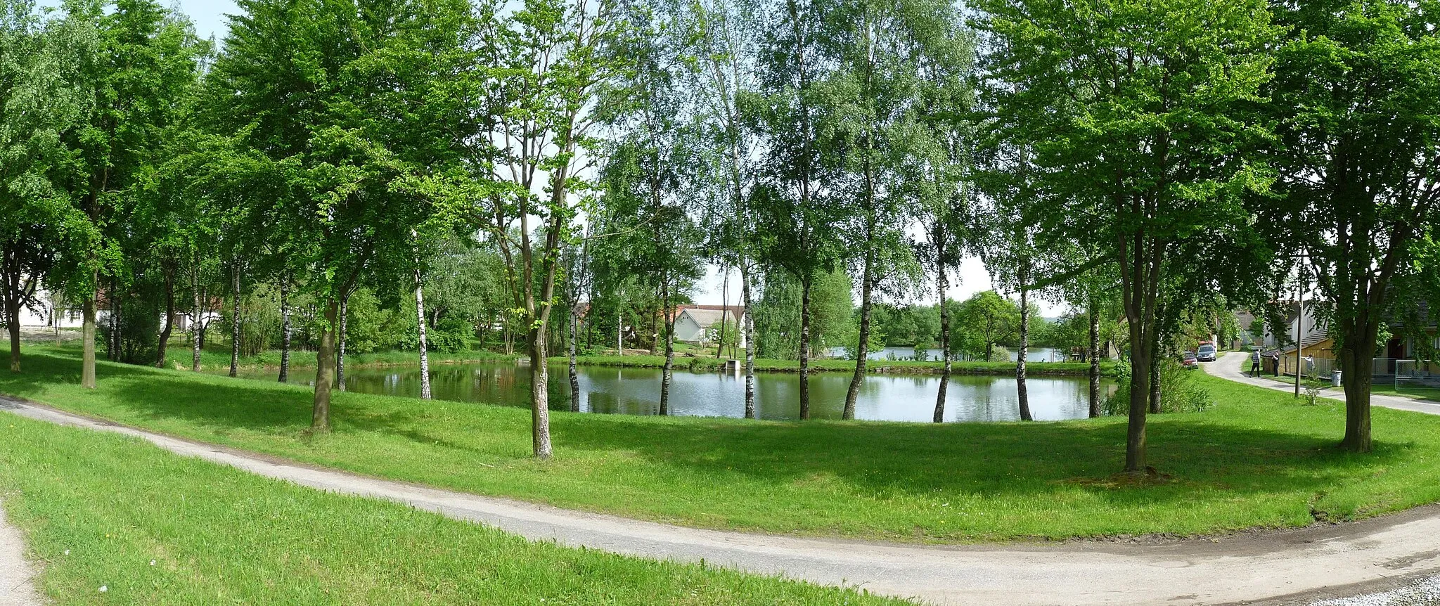 Photo showing: Pond in the village of Březina, Jindřichův Hradec District, South Bohemian Region, Czech Republic.