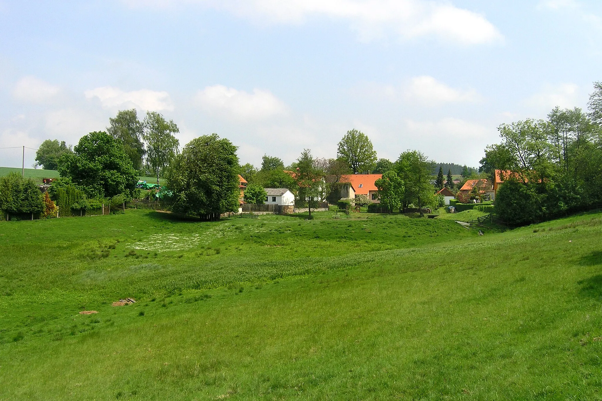 Photo showing: Jahodov, part of Rozsochatec village, Czech Republic