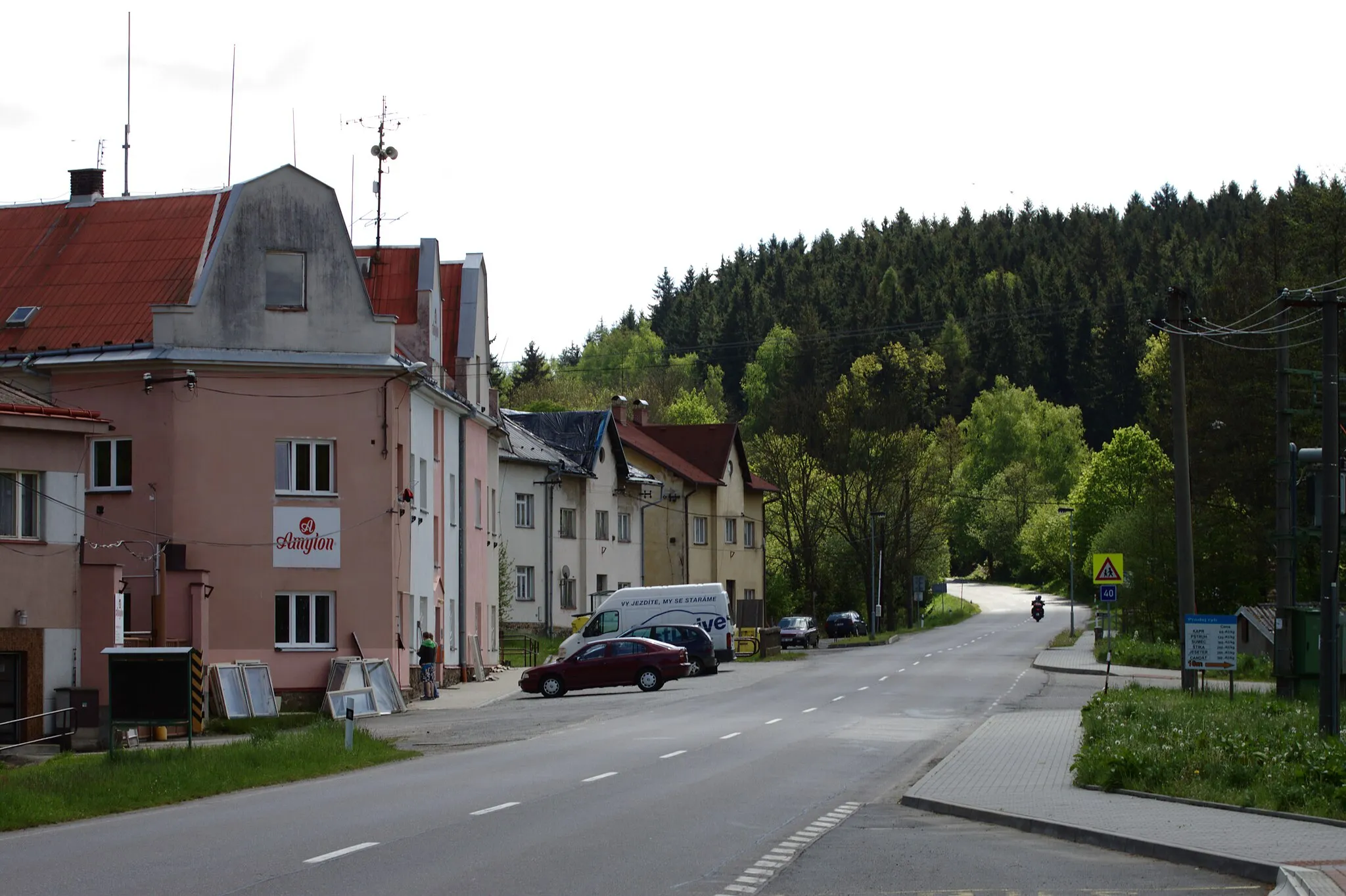 Photo showing: Main road in Ronov nad Sázavou, Vysočina Region, CZ