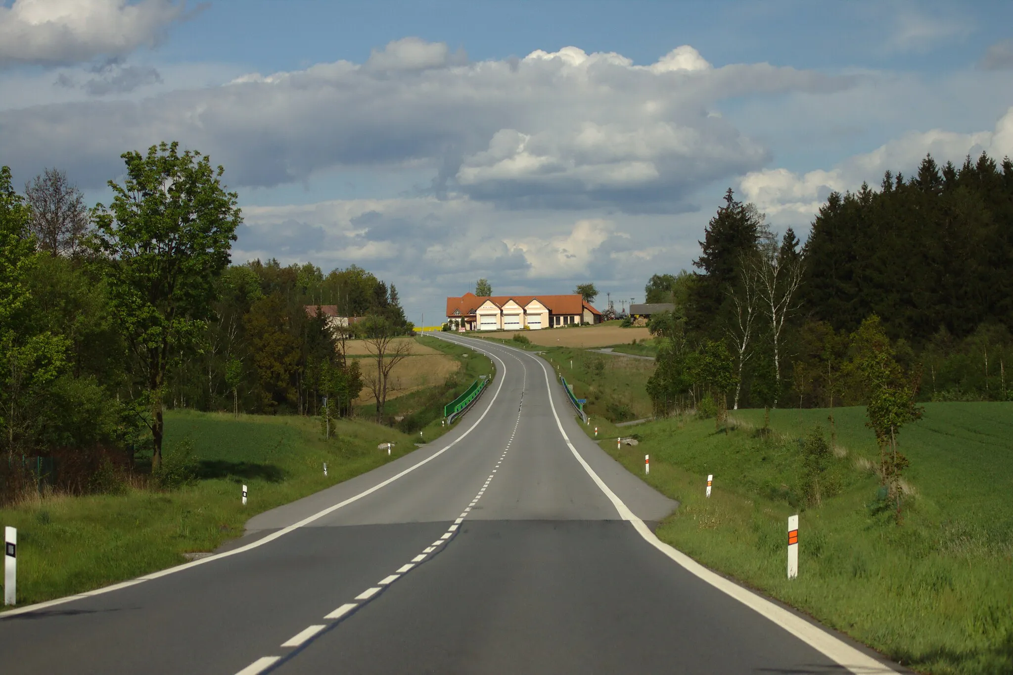 Photo showing: A road connecting the town of Věž with Havlíčkův Brod, Vysočina Region, CZ