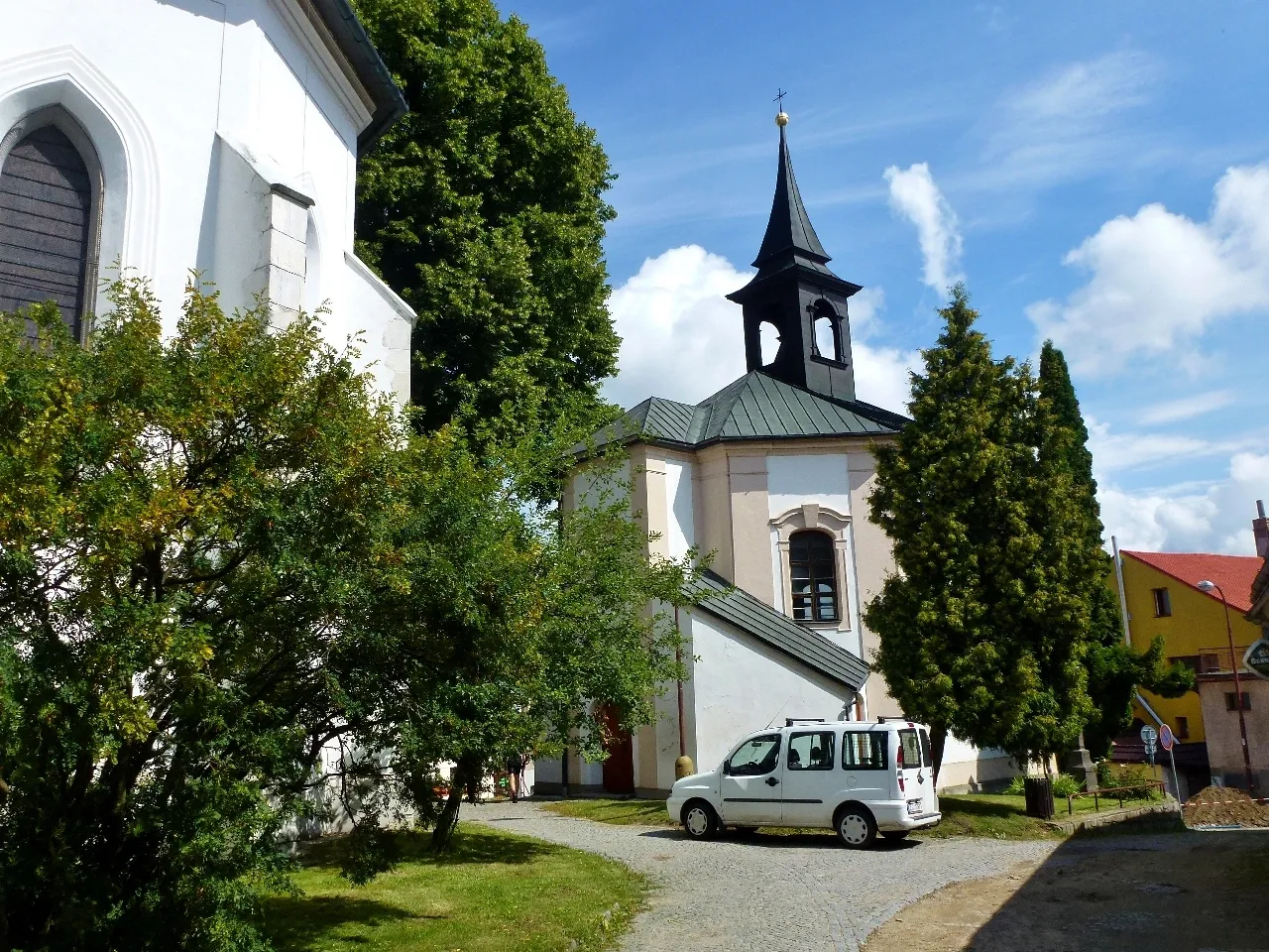 Photo showing: Kaple sv. Barbory, v centru města, v blízkosti kostela sv. Prokopa, Žďár nad Sázavou