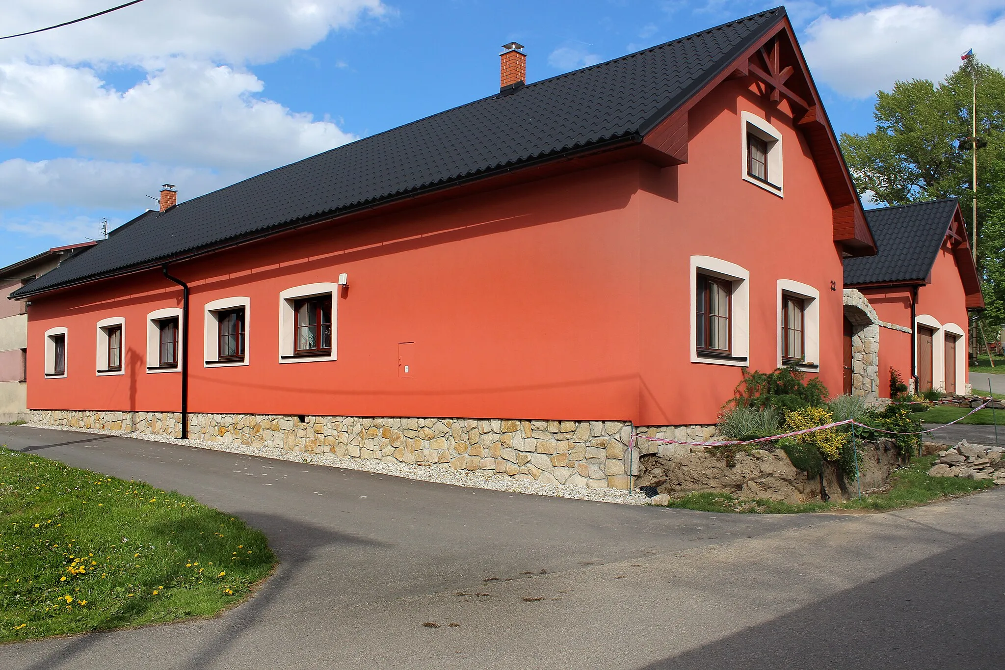 Photo showing: Old farm in Sirákov, Czech Republic