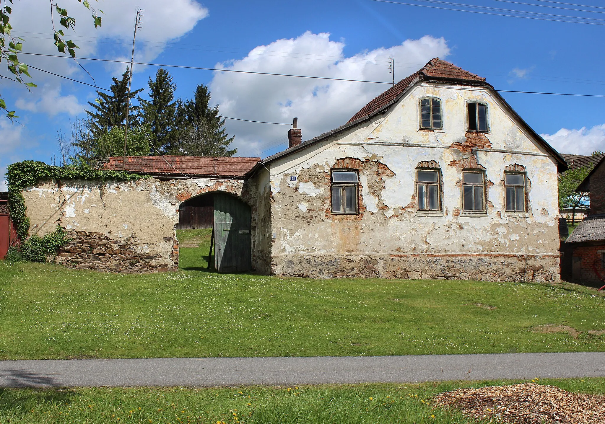 Photo showing: Old farm in Buková, part of Nížkov, Czech Republic