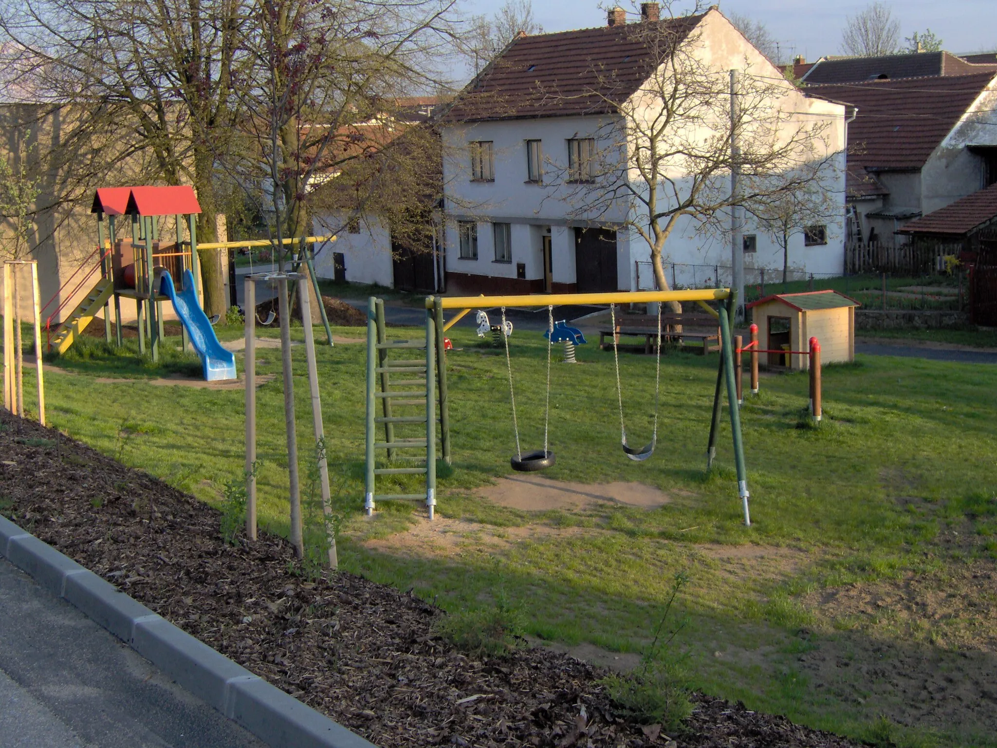 Photo showing: Dětské hřiště v obci Jabloňov