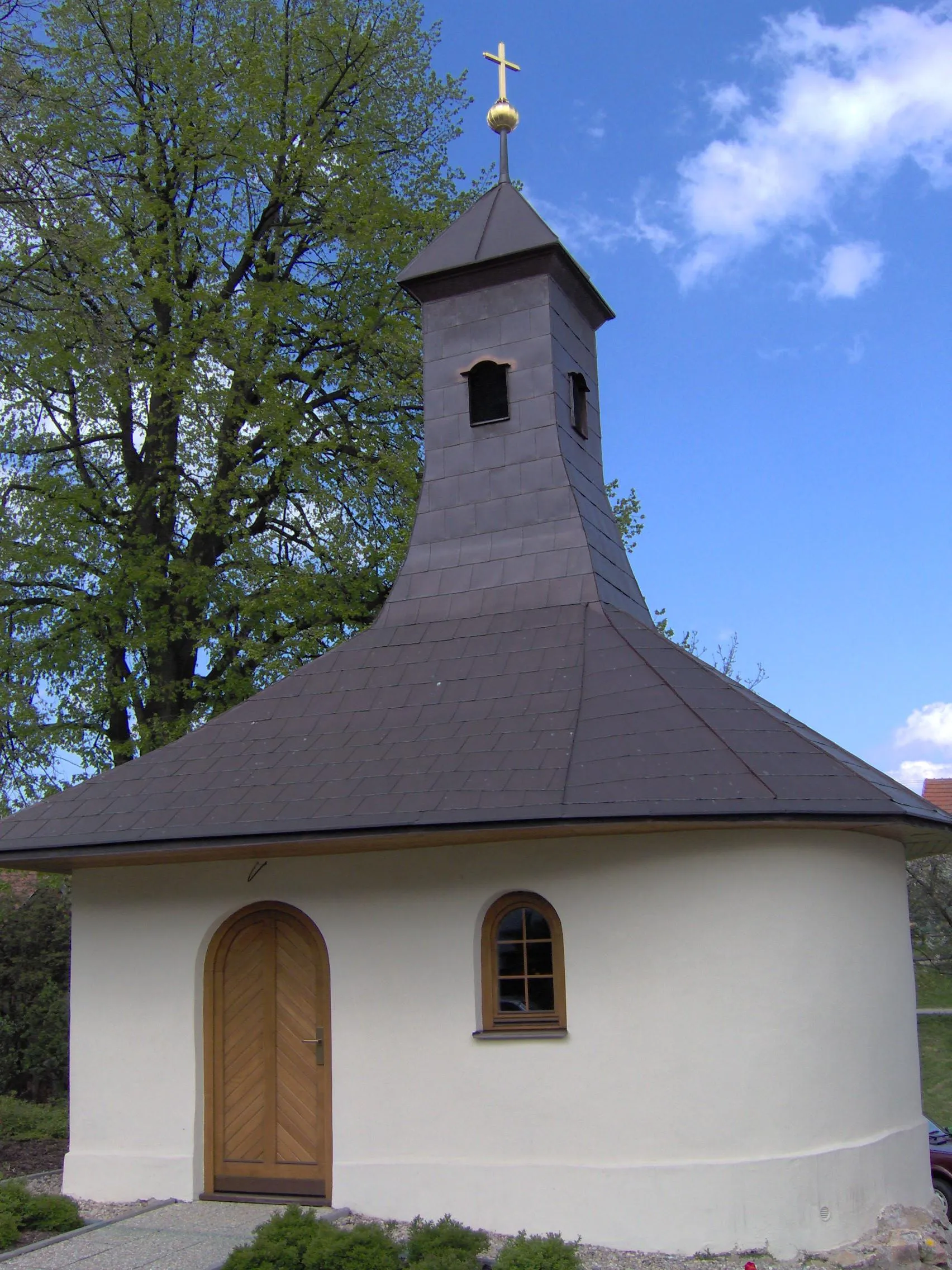 Photo showing: Old chapel in Jabloňov, Czech republic