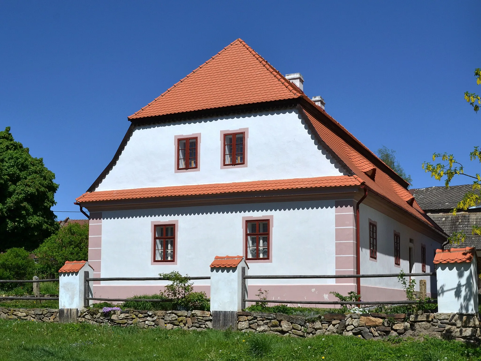 Photo showing: Horní Bobrová - stará škola, čp. 148