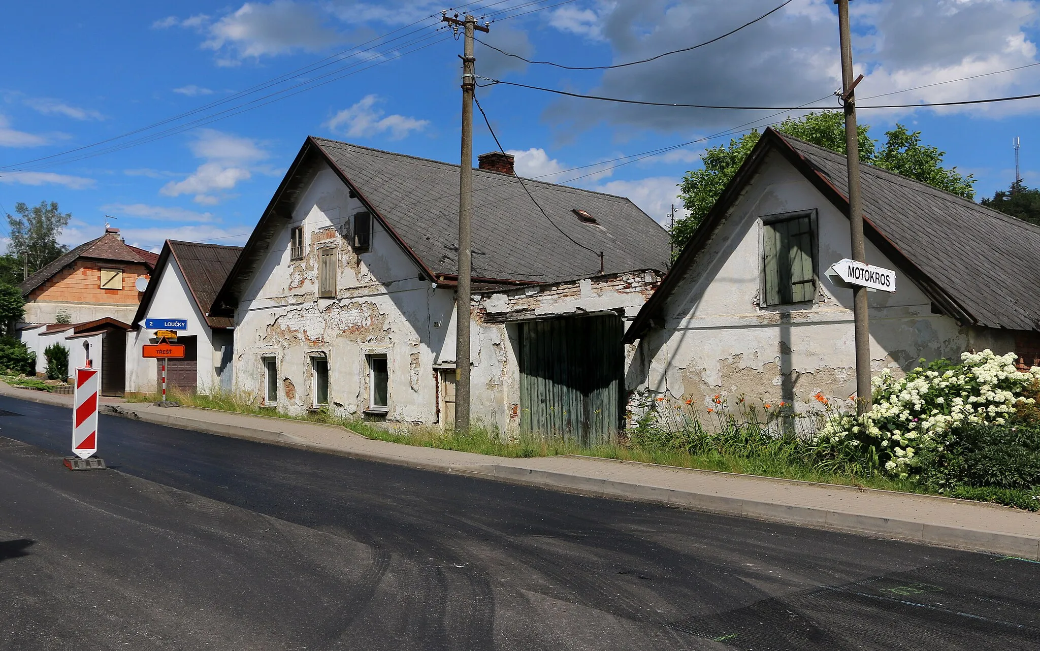 Photo showing: House No 22 in Vílanec village, Czech Republic.