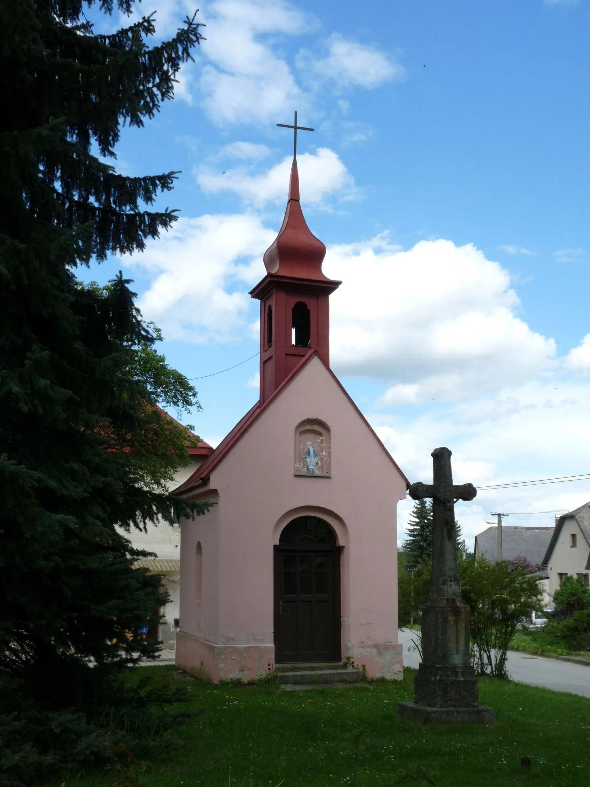 Photo showing: Chapel in the village of Střítež, Jihlava District, Vysočina Region, Czech Republic.