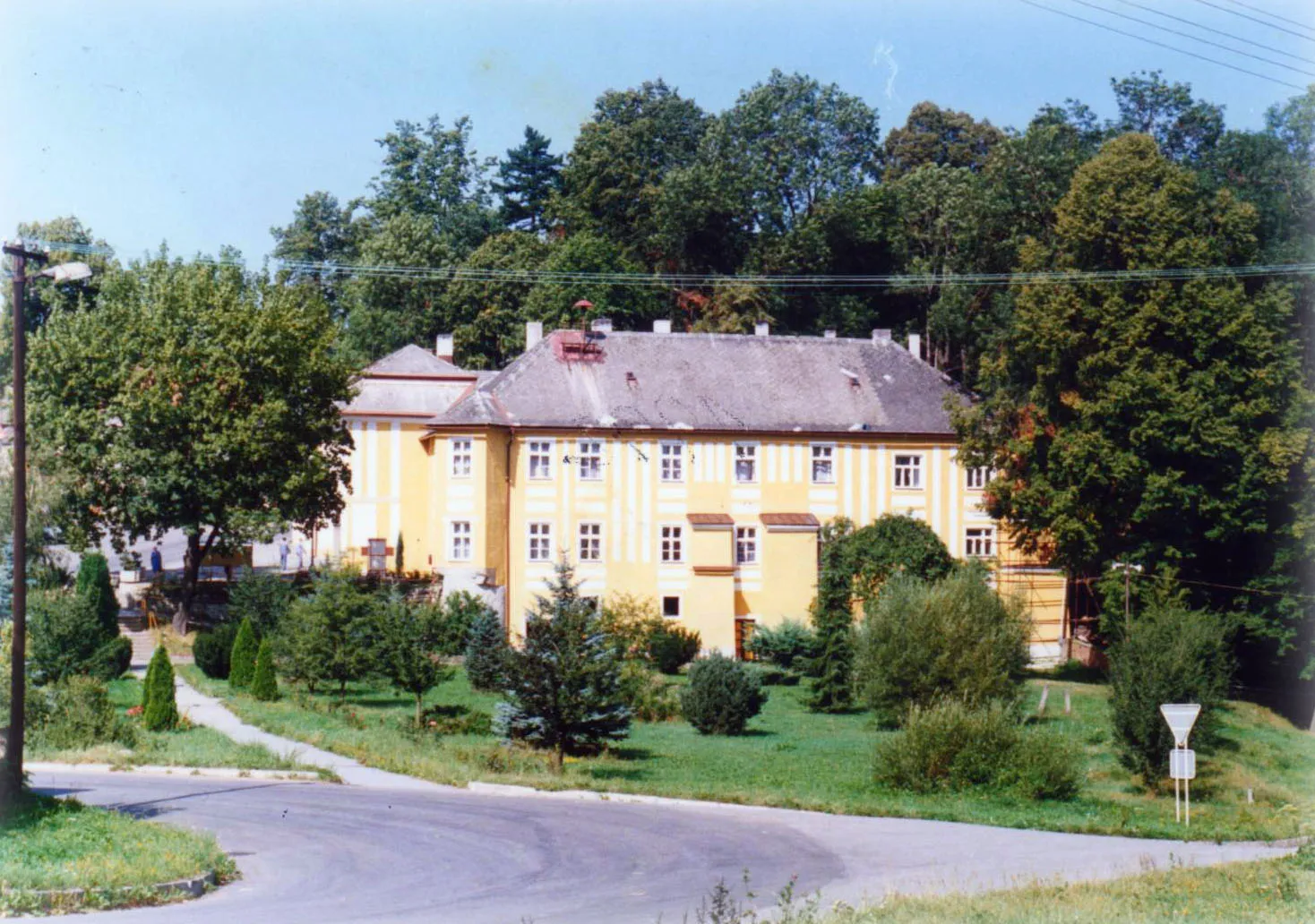 Photo showing: Východní křídlo zámku