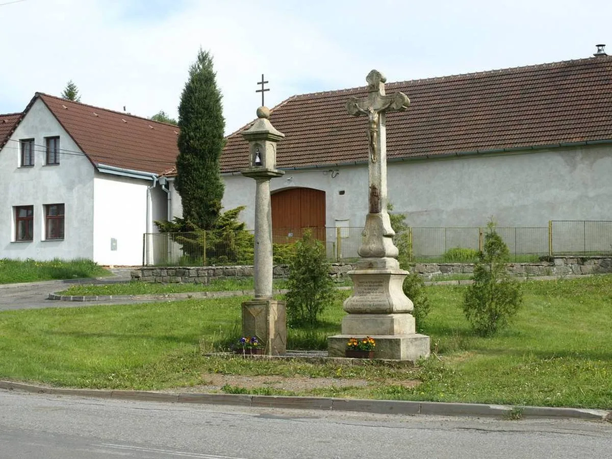 Photo showing: Column shrine in Nevcehle in Jihlava District – entry no. 28973.