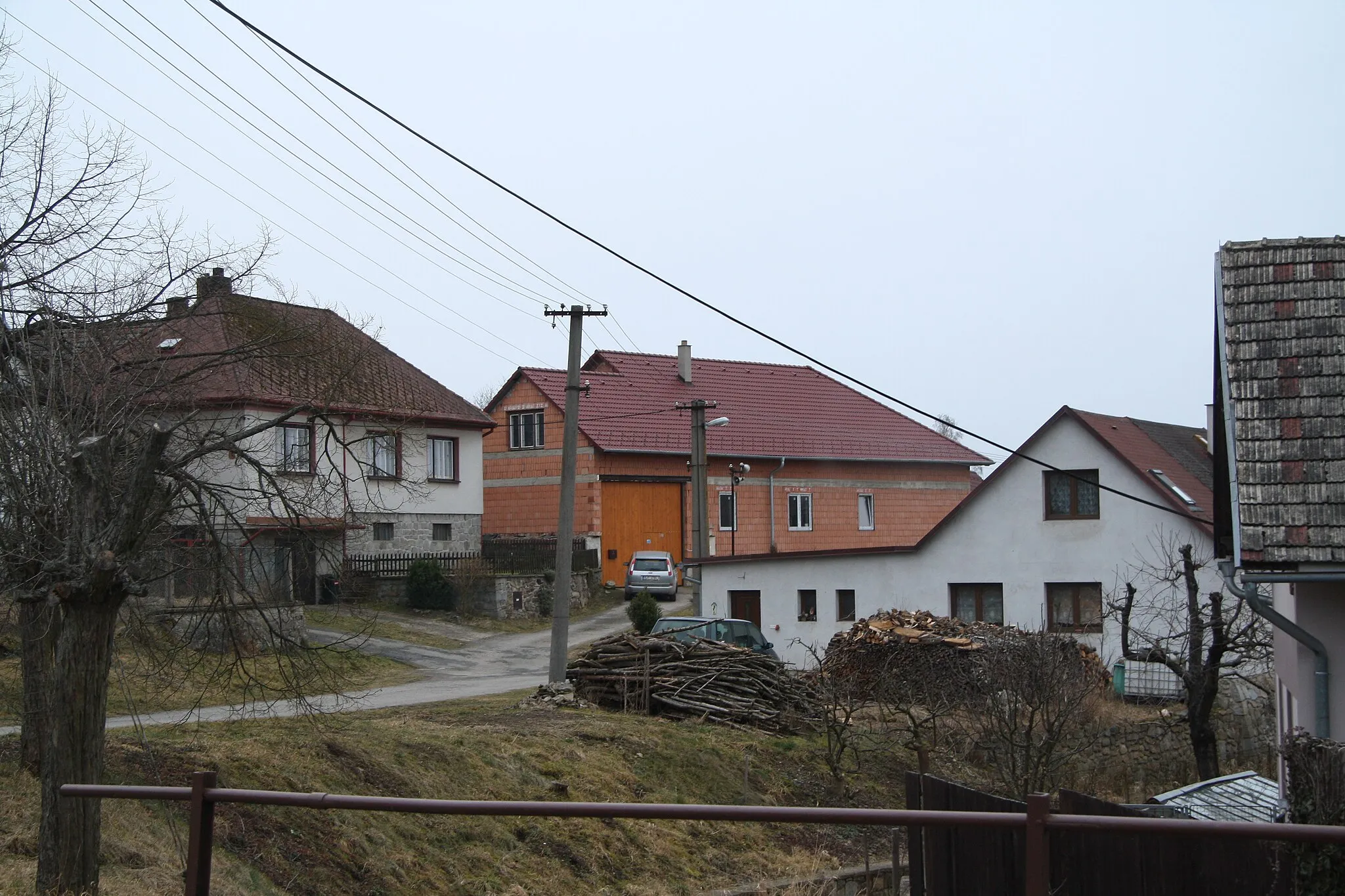 Photo showing: Houses in Hrutov, Jihlava District.