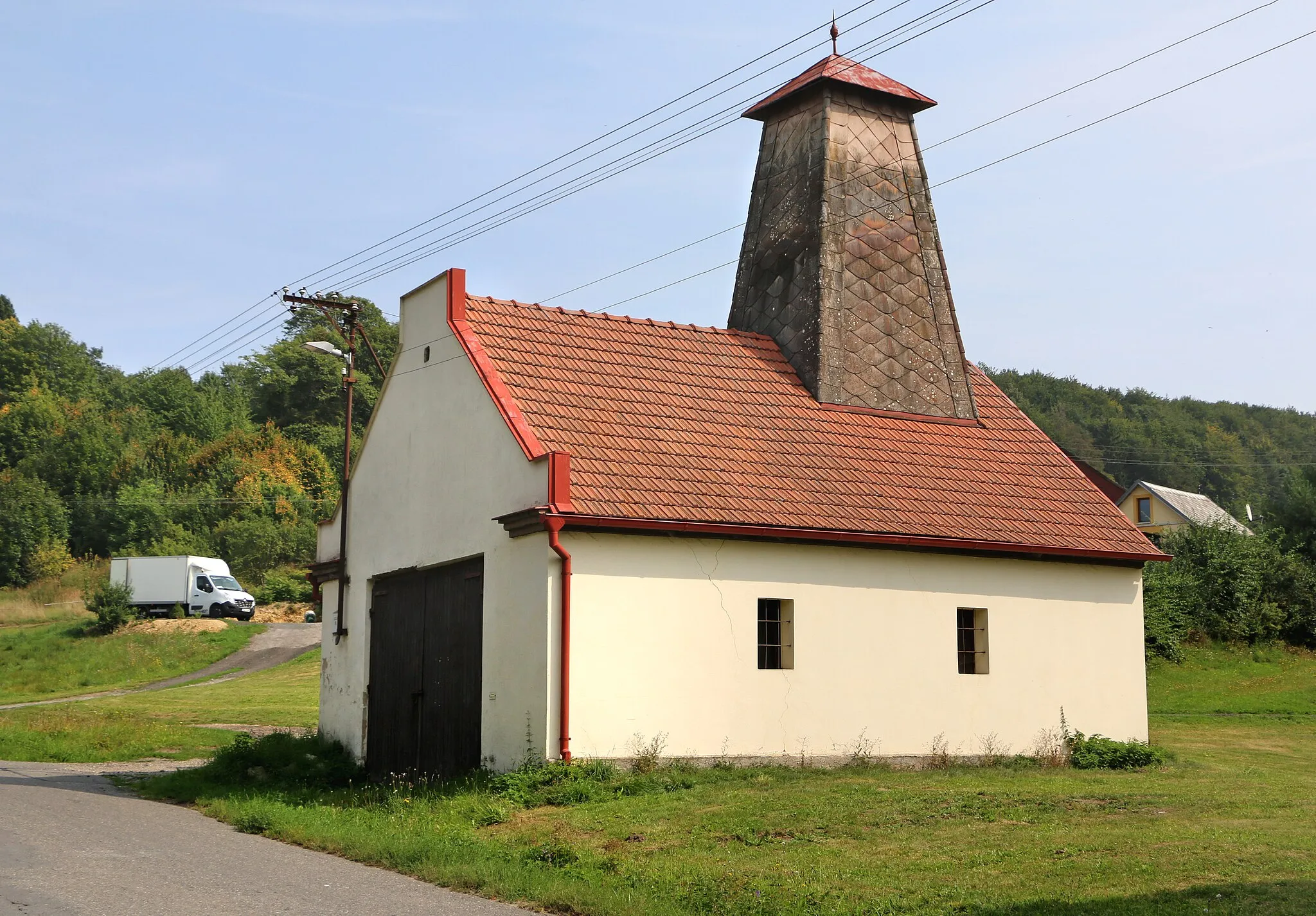 Photo showing: Old fire house at Pohledy, Czech Republic.