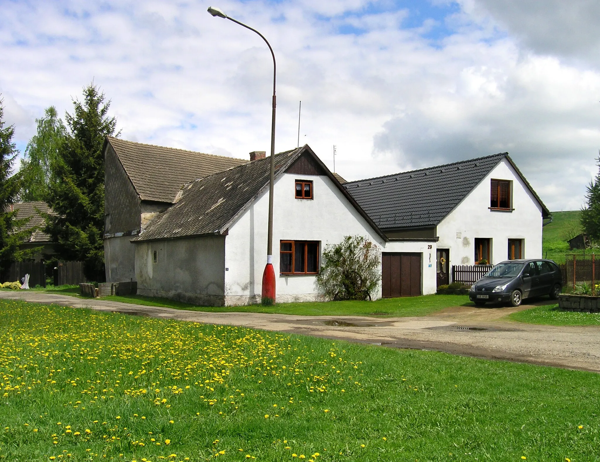 Photo showing: Old farm in Stranná village, part of Žirovnice, Czech Republic