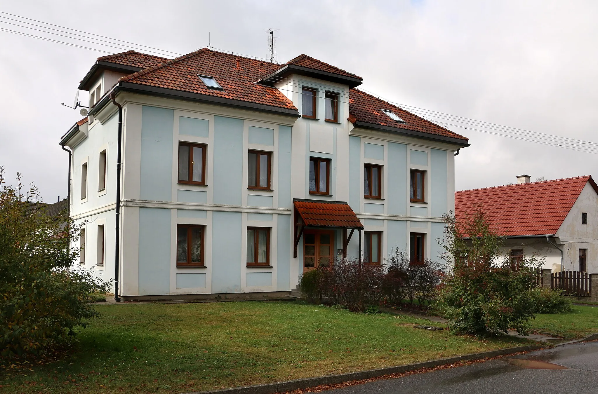 Photo showing: House No 42 in Častrov, Czech Republic.