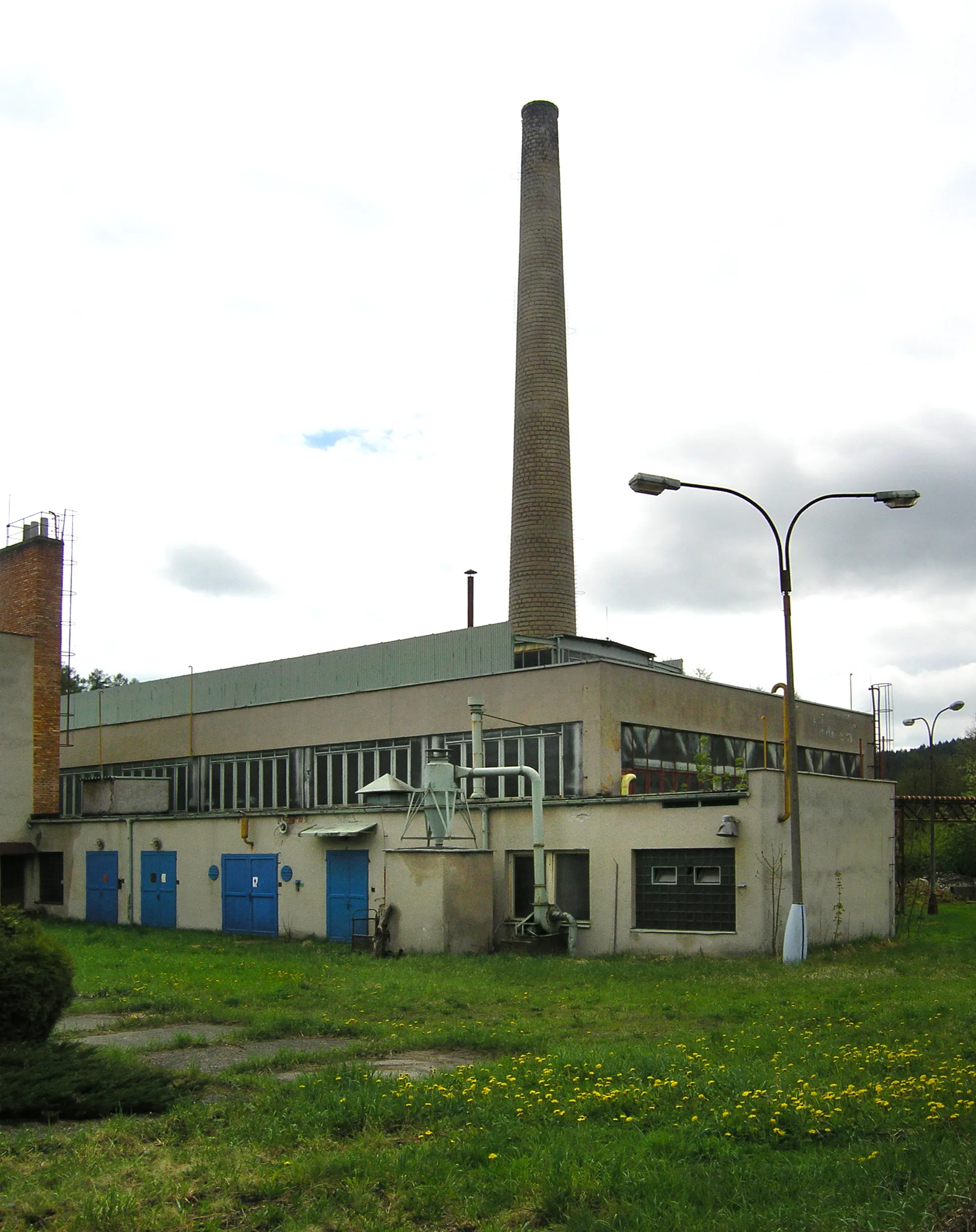 Photo showing: Glas factory in Včelnička village, Czech Republic