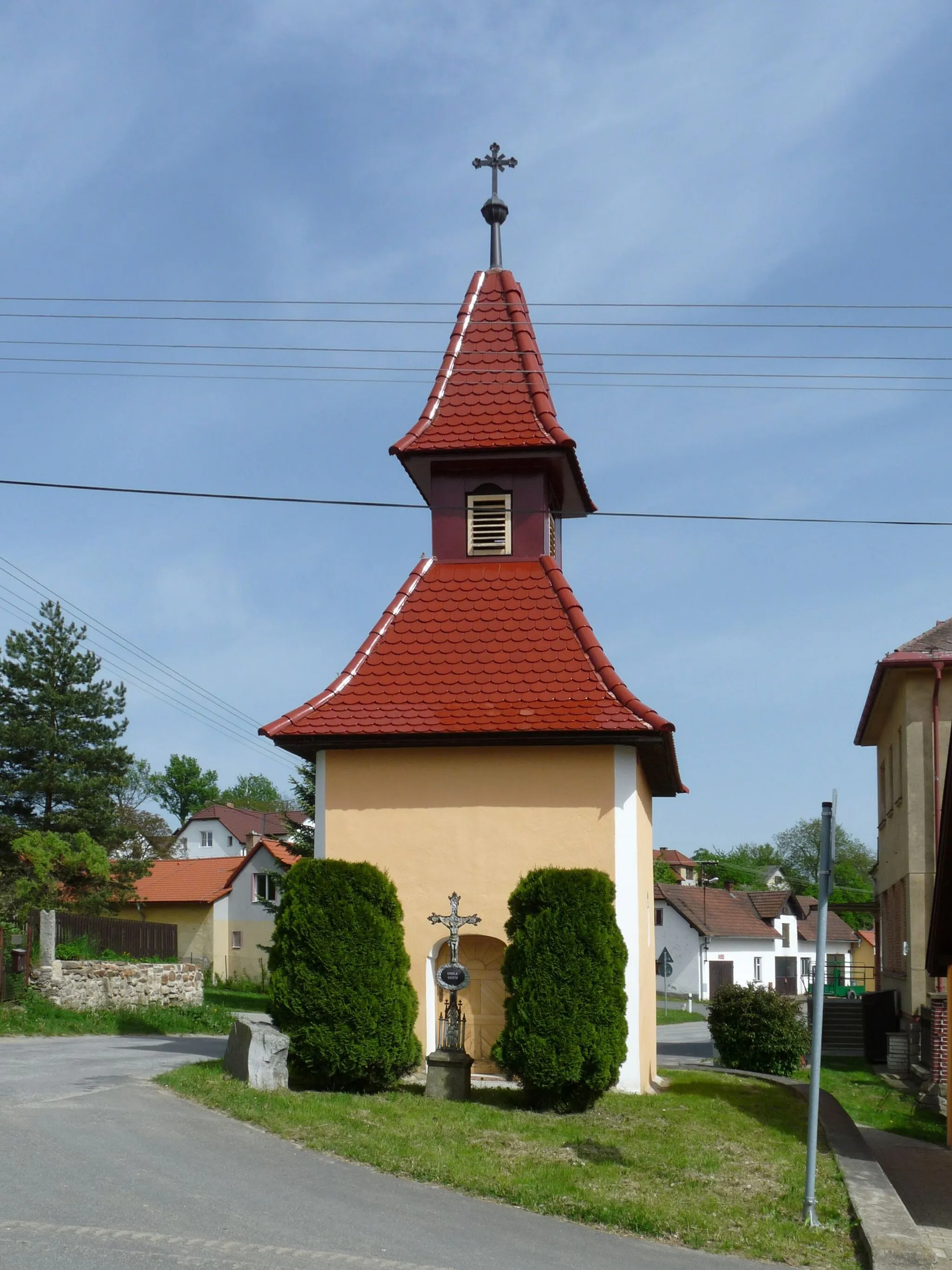 Photo showing: Chapel in the village of Bořetín Pelhřimov District, Vysočina Region, Czech Republic.