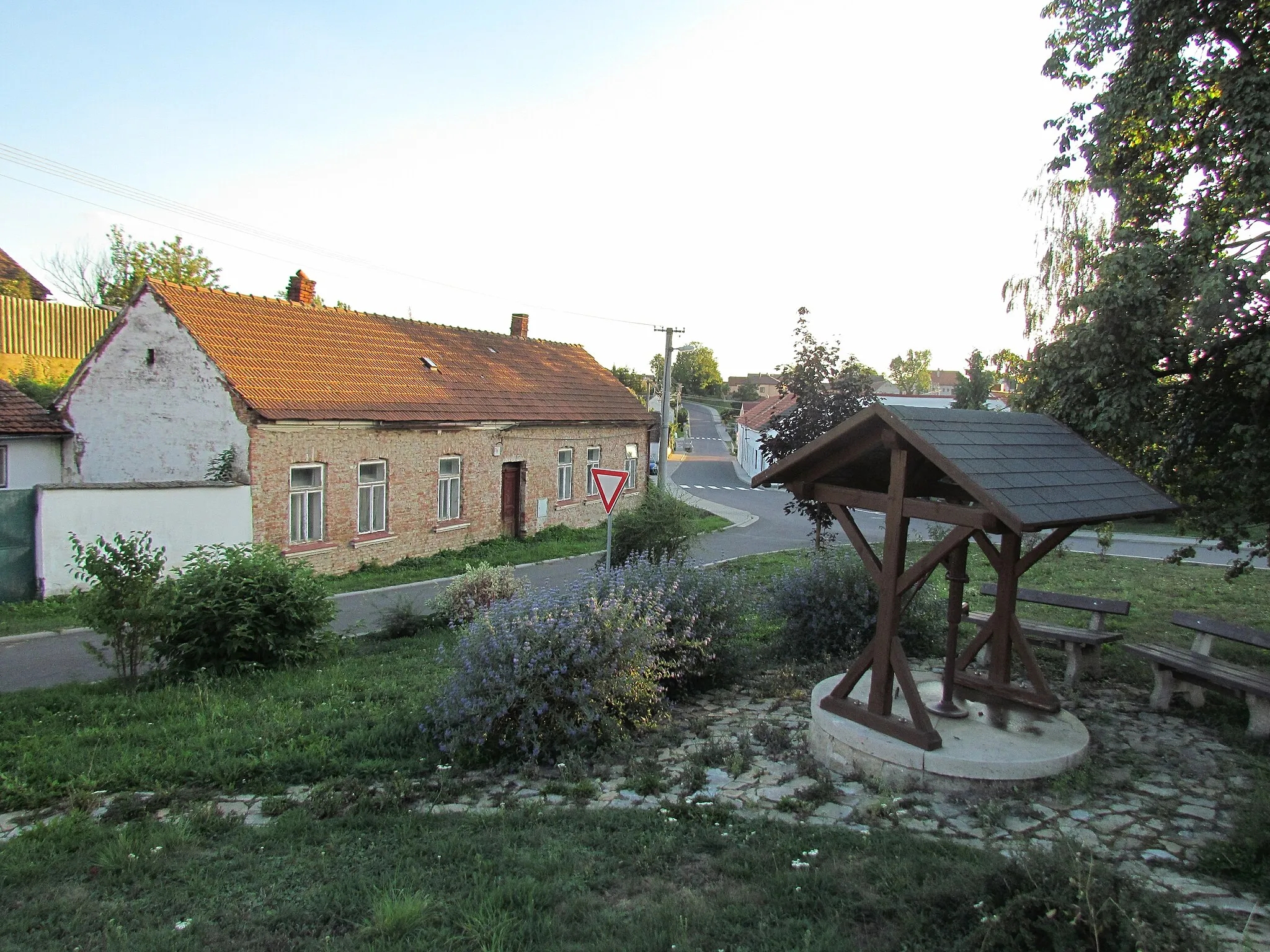 Photo showing: Park in Častohostice, Třebíč District.