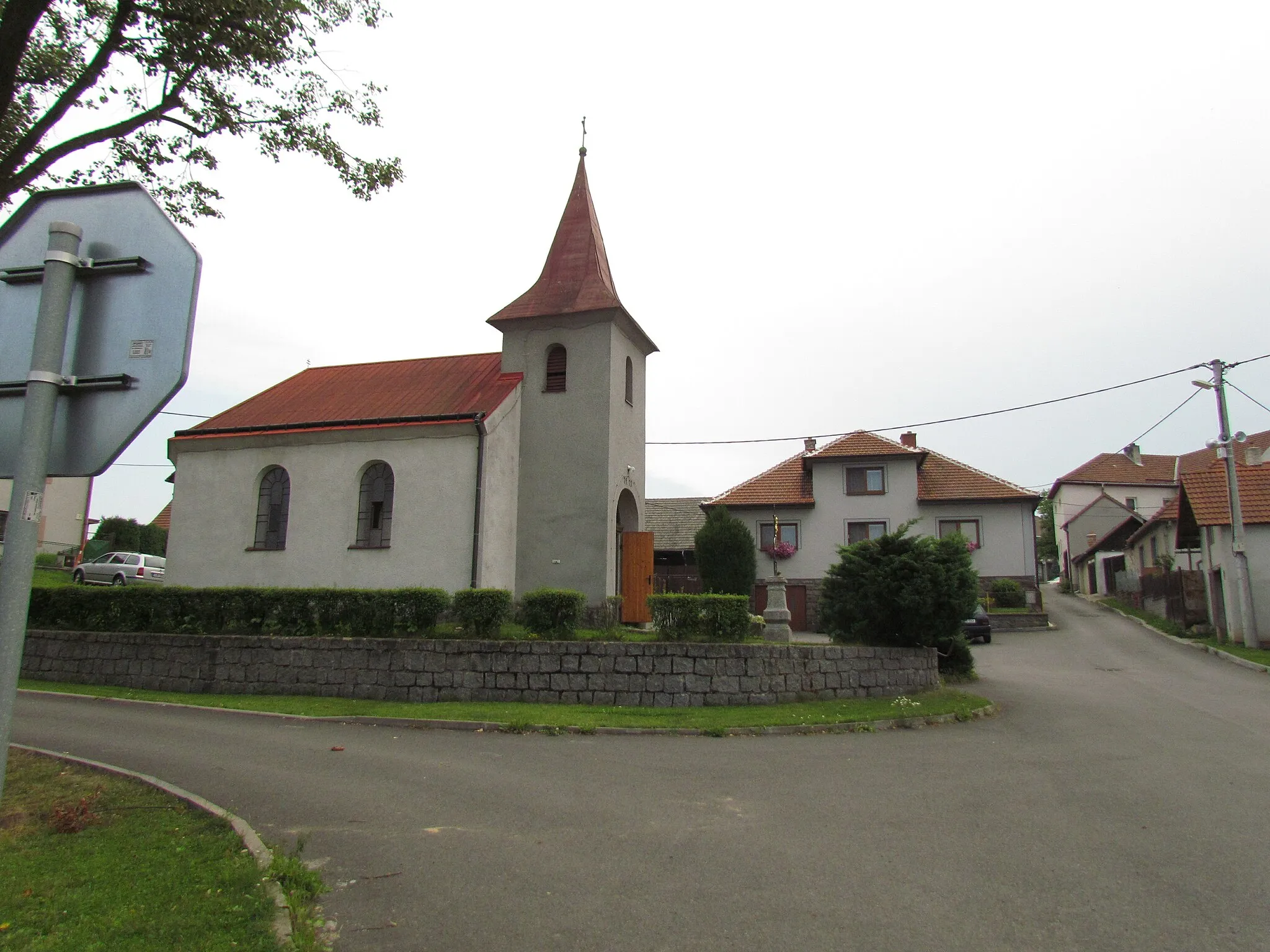 Photo showing: Center with chapel of Immaculate Conception in Vlčatín, Třebíč District.