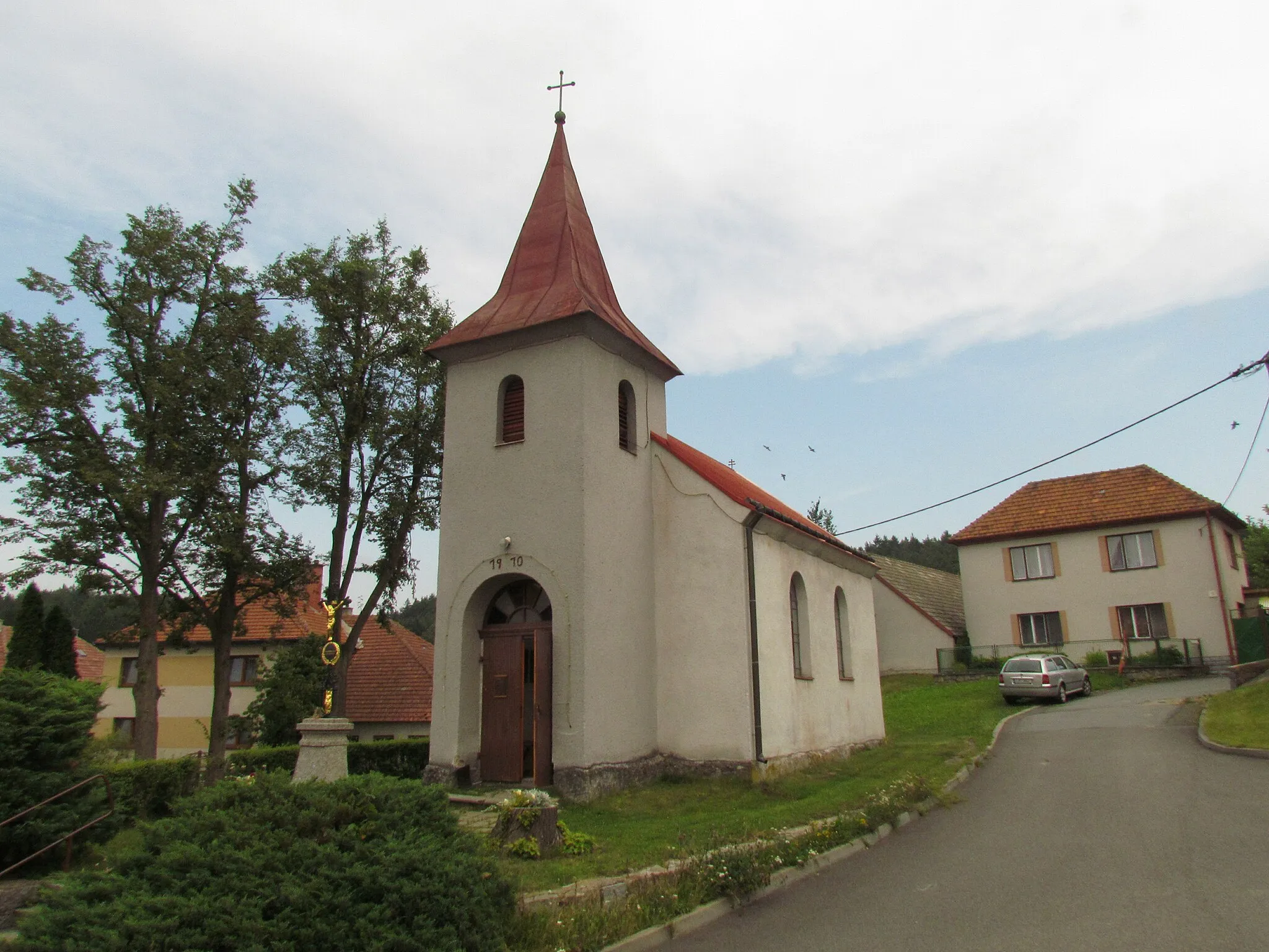 Photo showing: Overview of chapel of Immaculate Conception in Vlčatín, Třebíč District.
