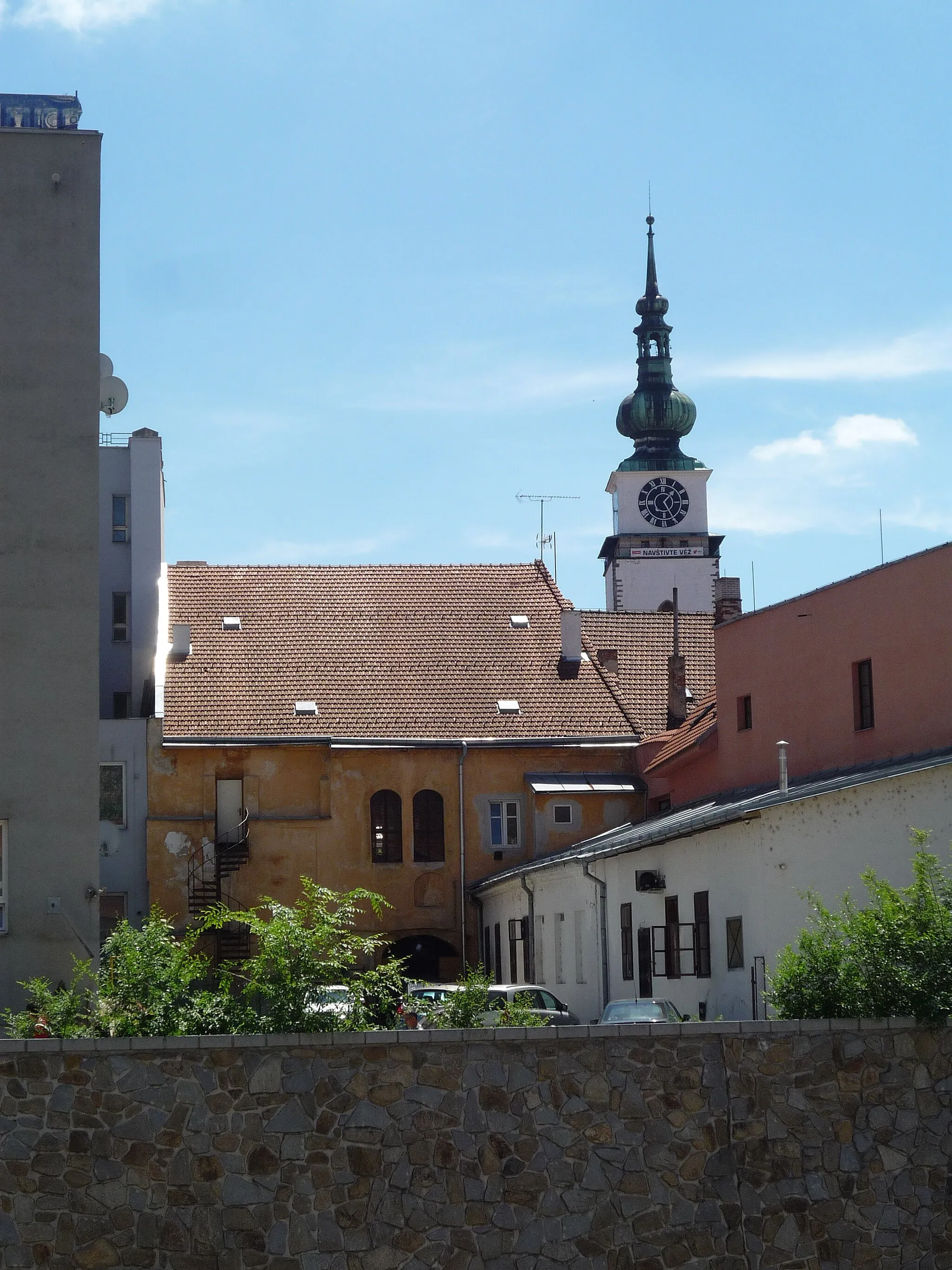 Photo showing: Autor fotografie Jiří Zelenka. Dům u hotelu U Černého orla Vnitřní město . Třebíč. Okr. Havlíčkův Brod. Kraj Vysočina. Czech Republik.