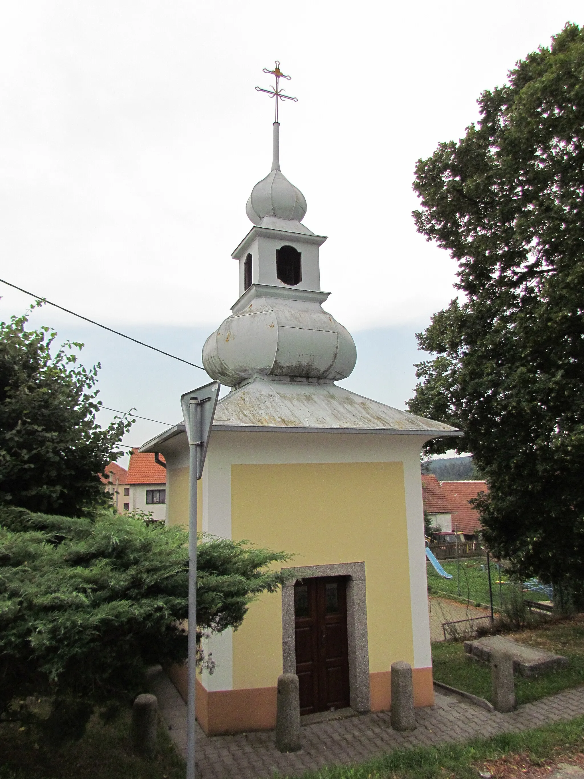 Photo showing: Chapel in 2012 in Studnice, Třebíč District.