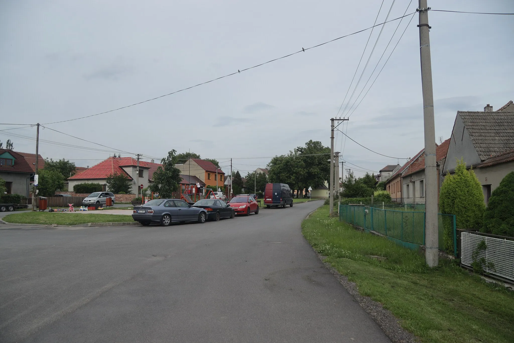 Photo showing: East view of Náves street in Rapotice, Třebíč District.