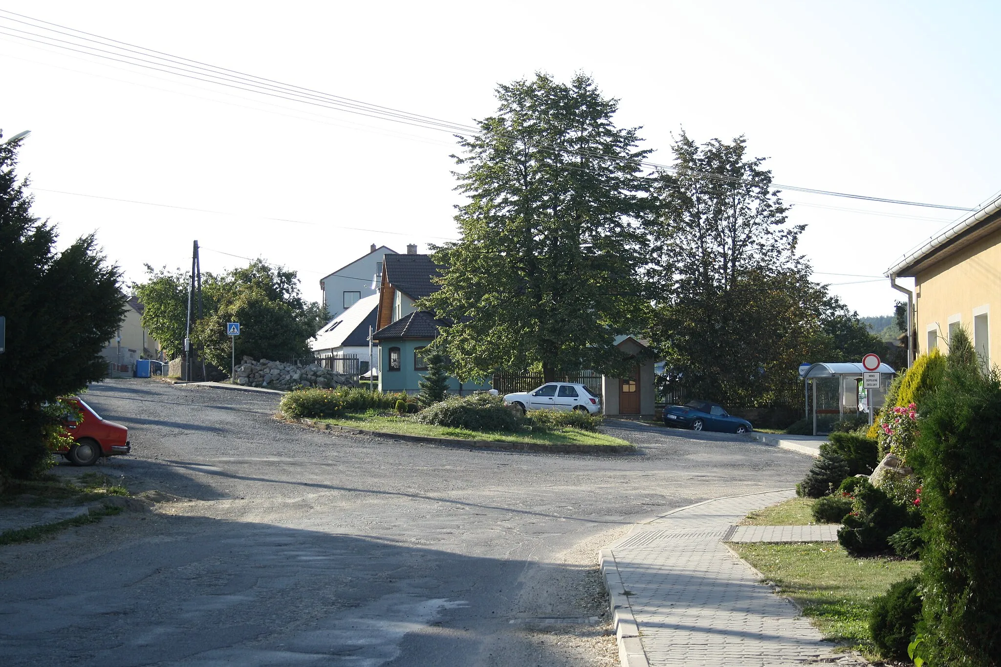 Photo showing: Village square in Okřešice, Czech republic.