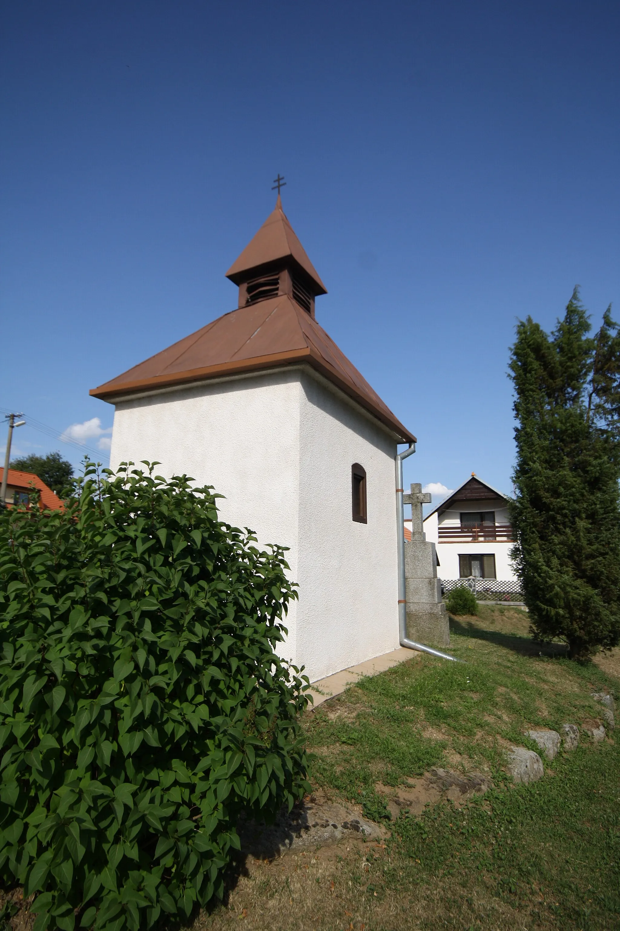 Photo showing: Backview of belltower in Ocmanice, Třebíč District.