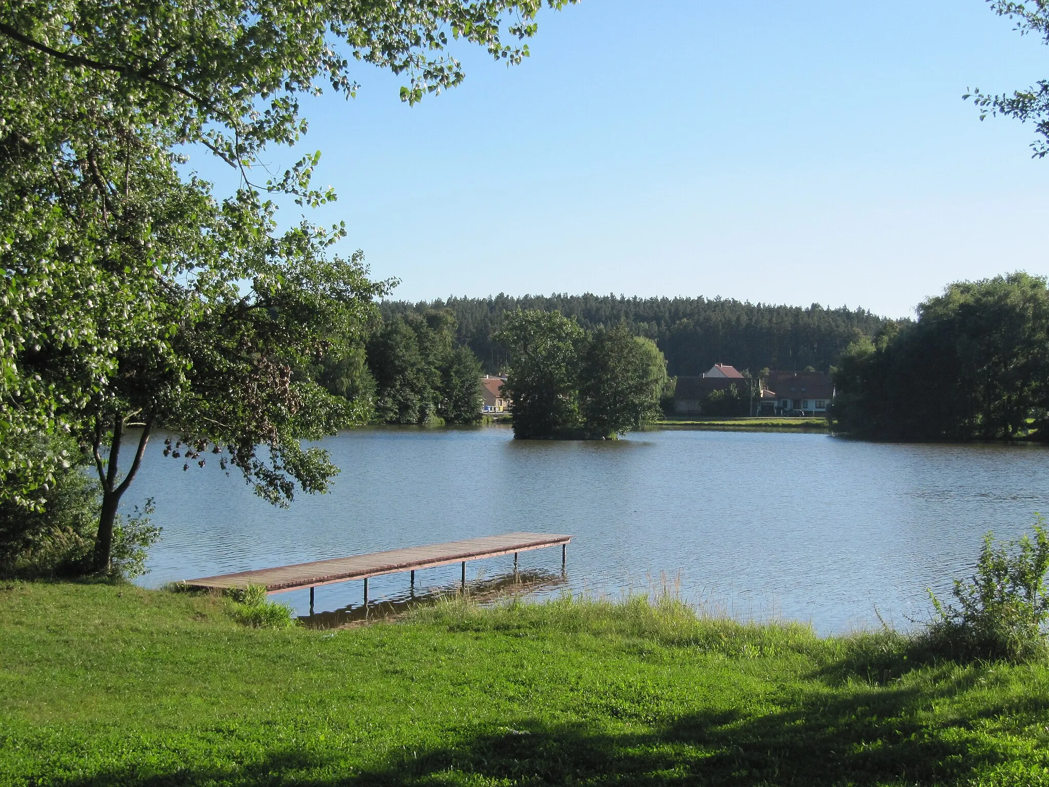 Photo showing: Nárameč in Třebíč District, Czech Republic. Pond Gbel.