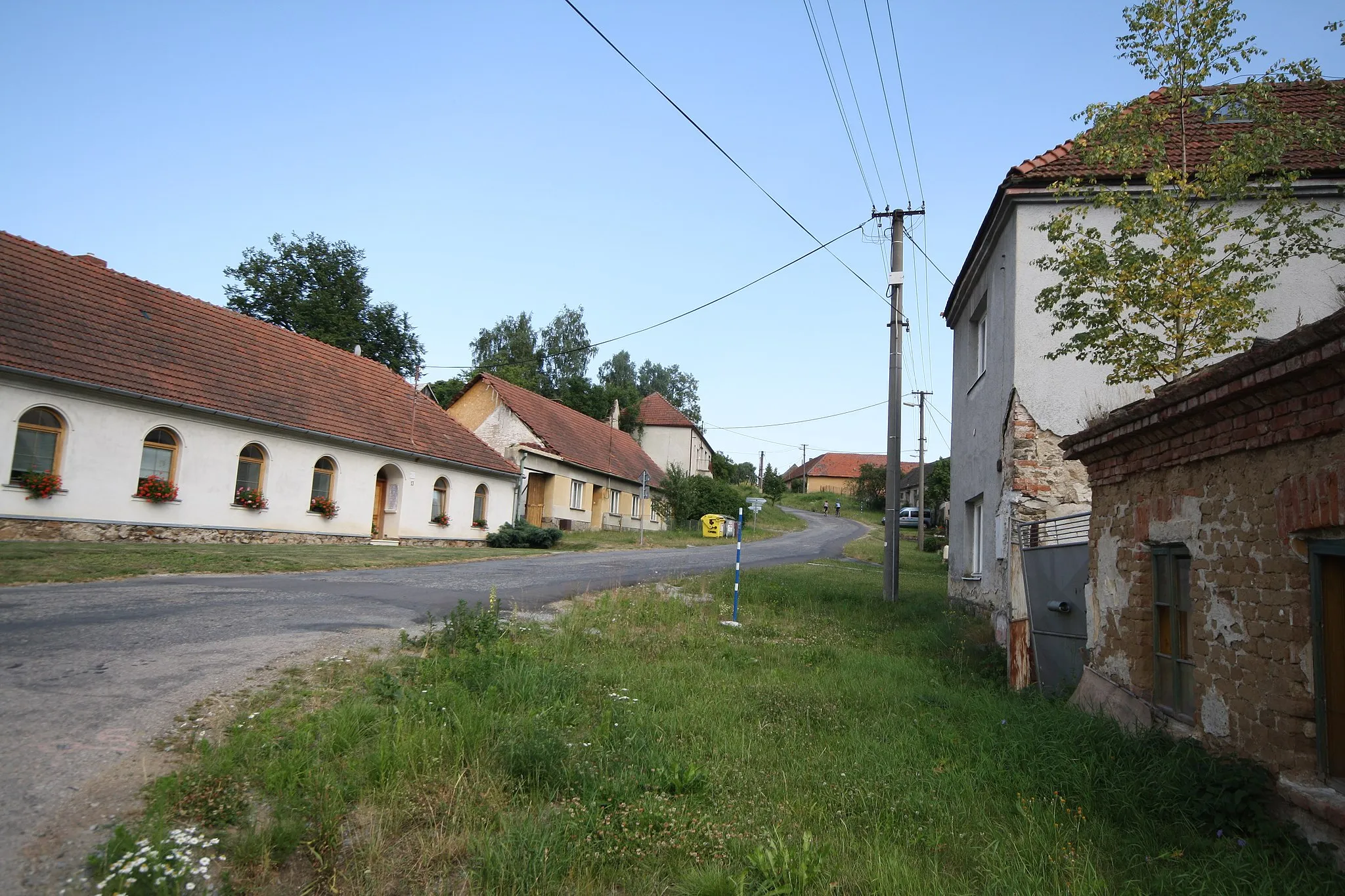 Photo showing: Center of Naloučany, Třebíč District.