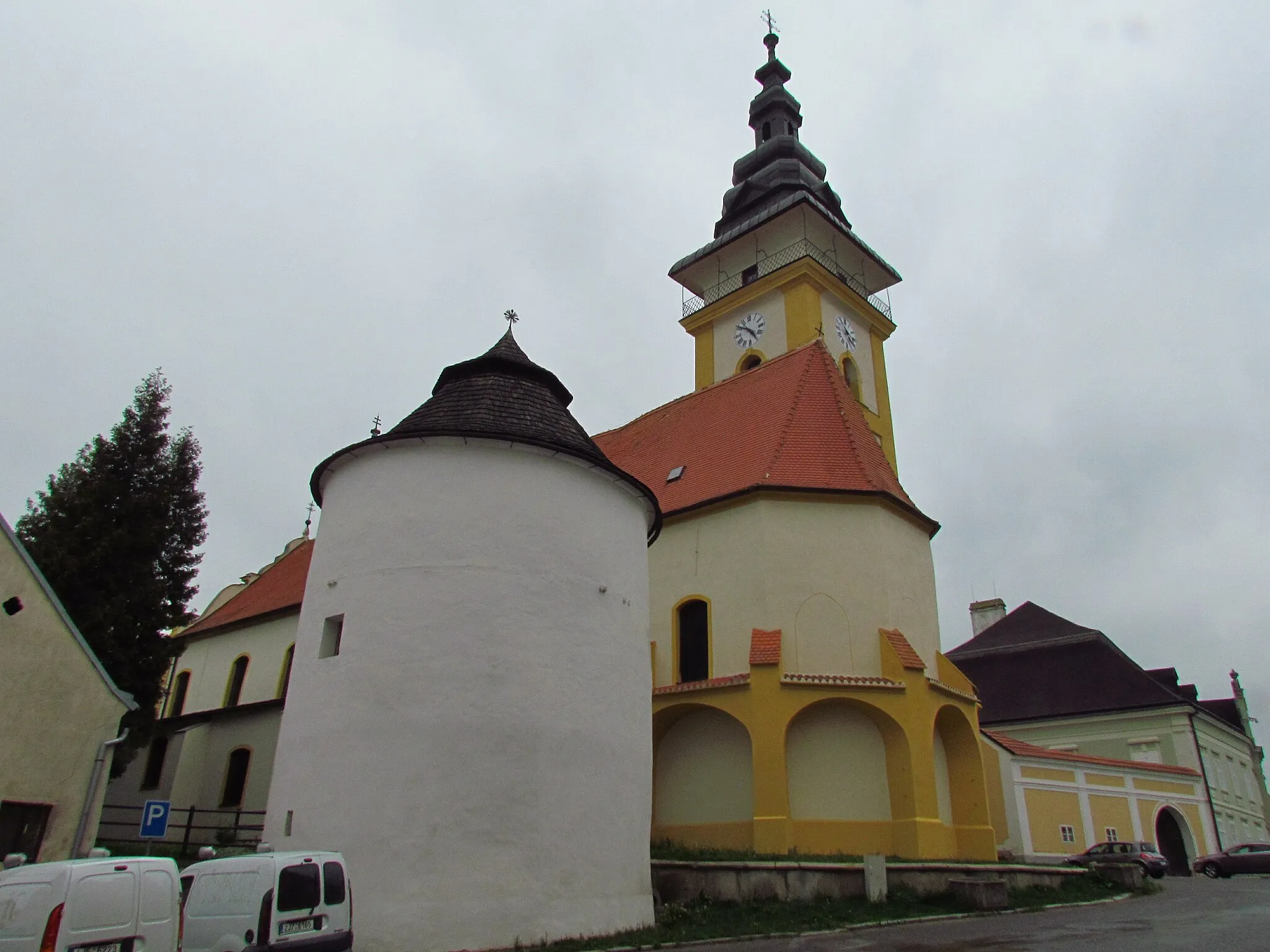 Photo showing: Area of Chapel of Saint Michael and Church of Saint Giles in Moravské Budějovice, Třebíč District.