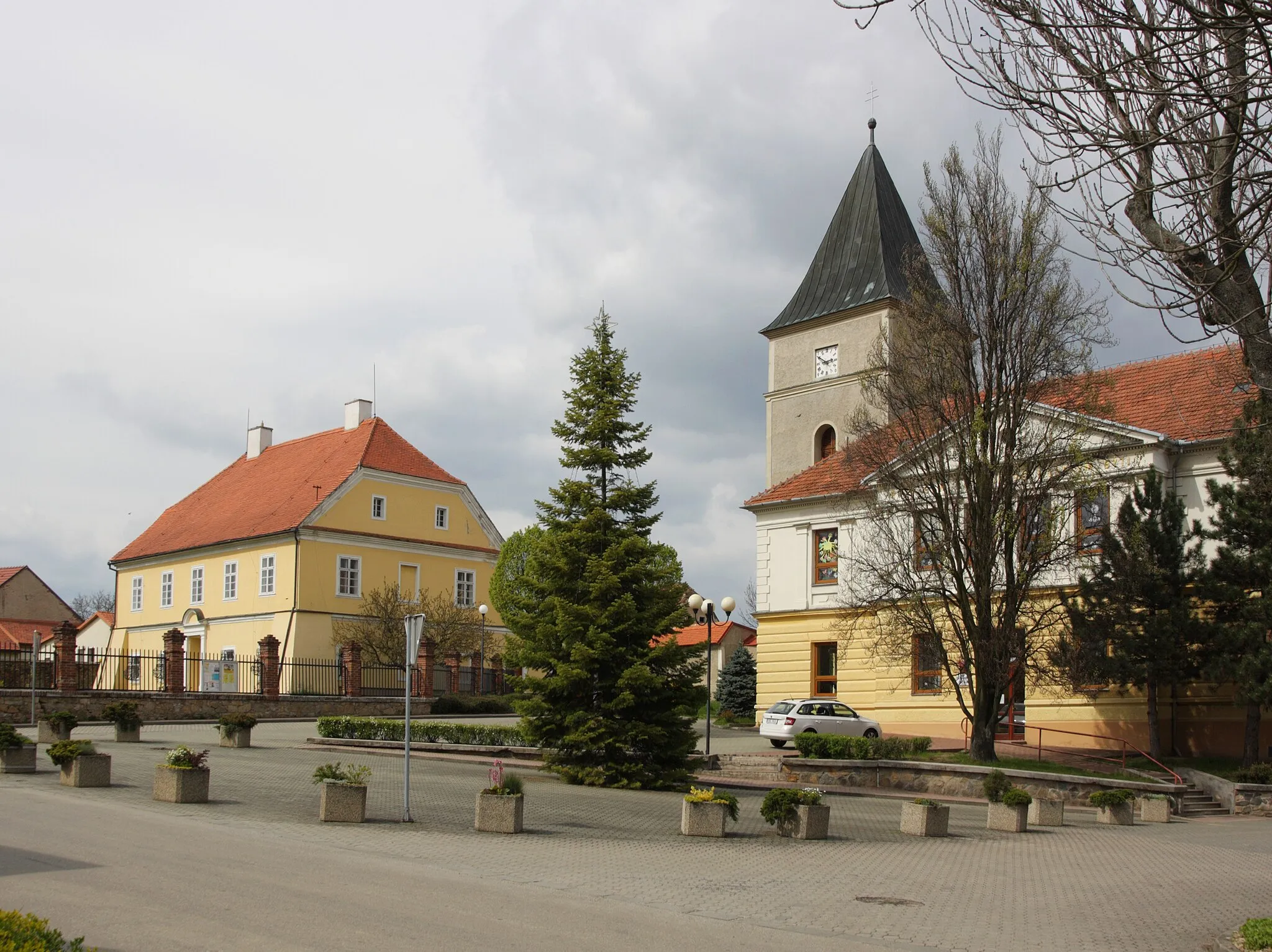 Photo showing: Mohelno - náměstí.