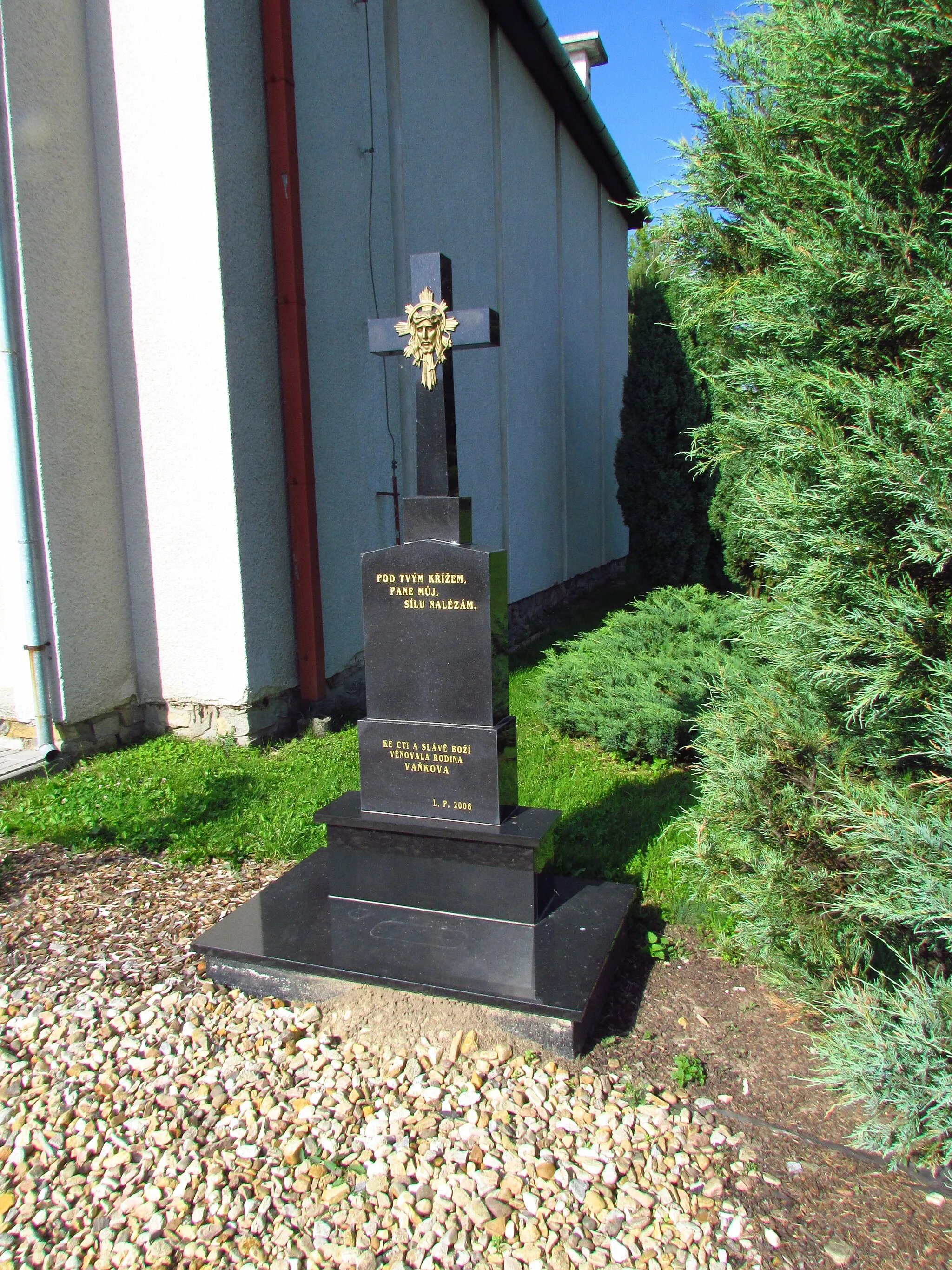 Photo showing: Cross near Chapel of Pius X. in Litovany, Třebíč District.