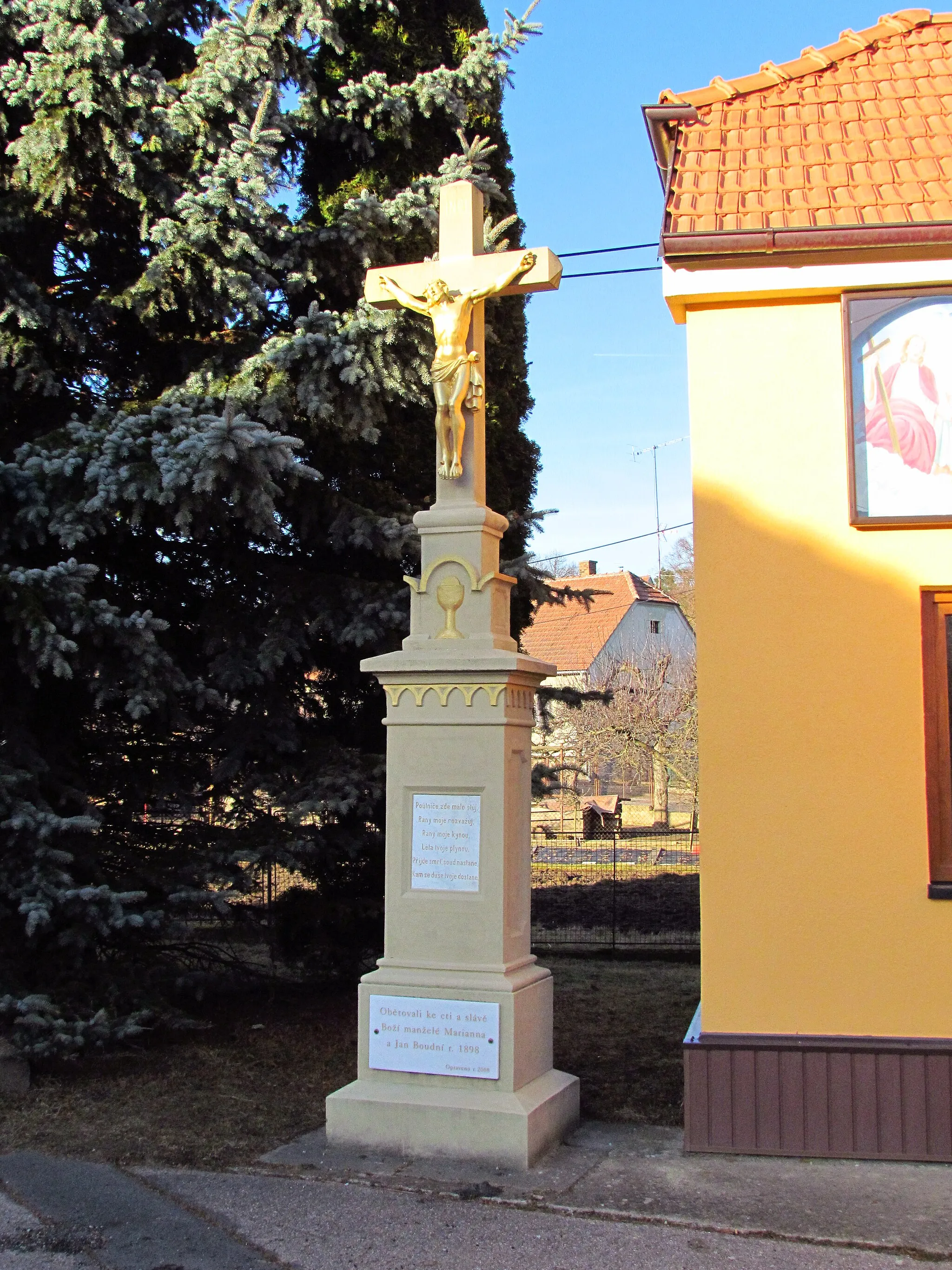 Photo showing: Wayside cross in Kuroslepy, Třebíč District.